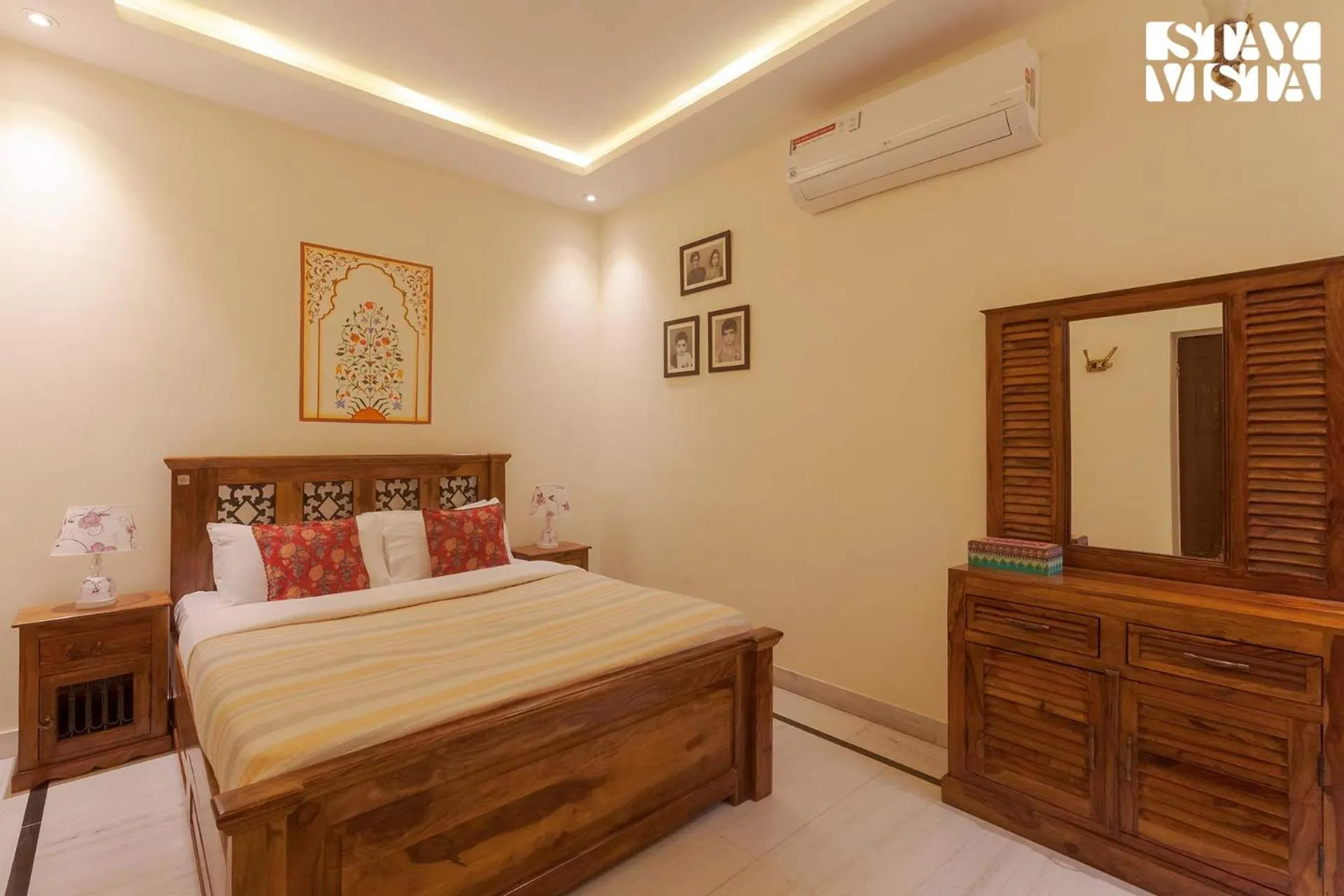 Bedroom, Bed in Sunset Escape by VEO - Part of StayVista