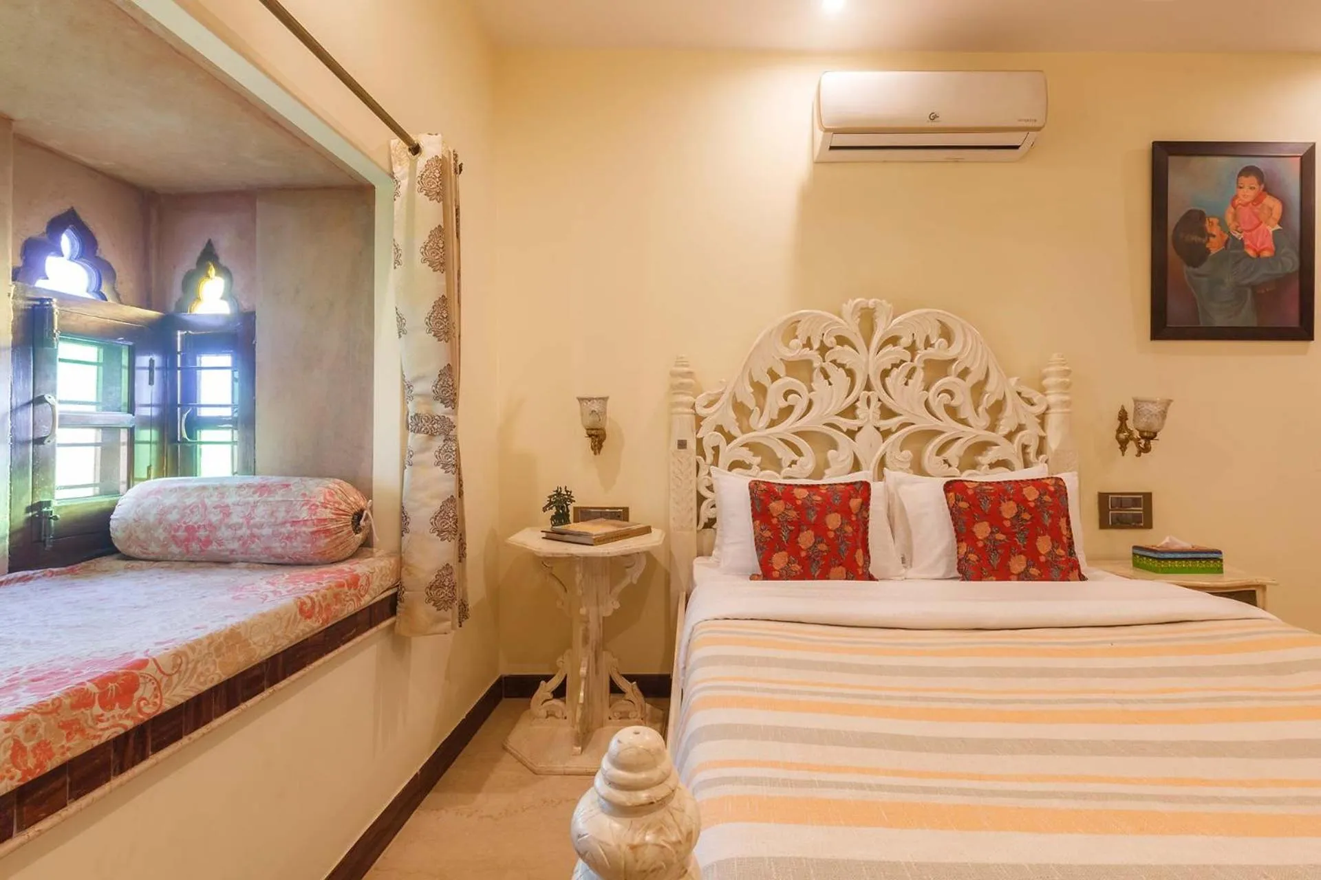Bedroom, Bed in Sunset Escape by VEO - Part of StayVista