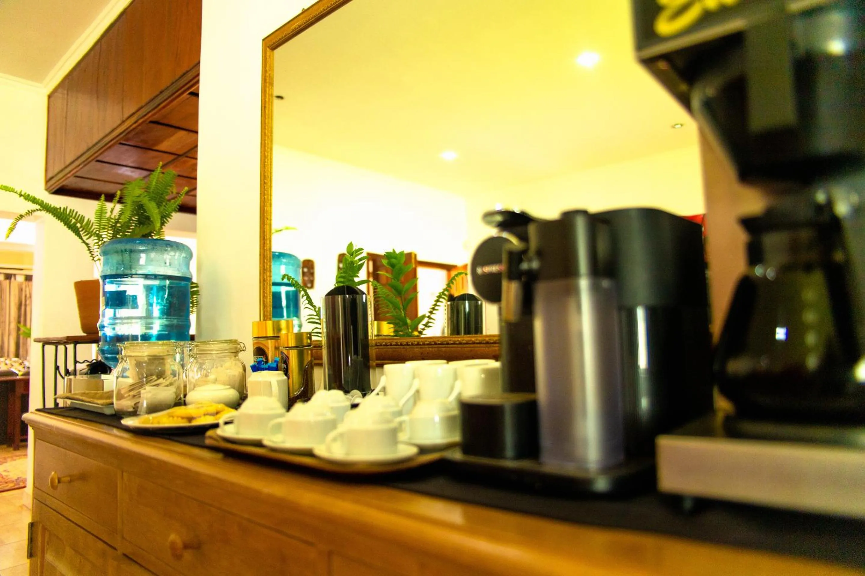 Coffee/tea facilities in Burley House by Ulendo