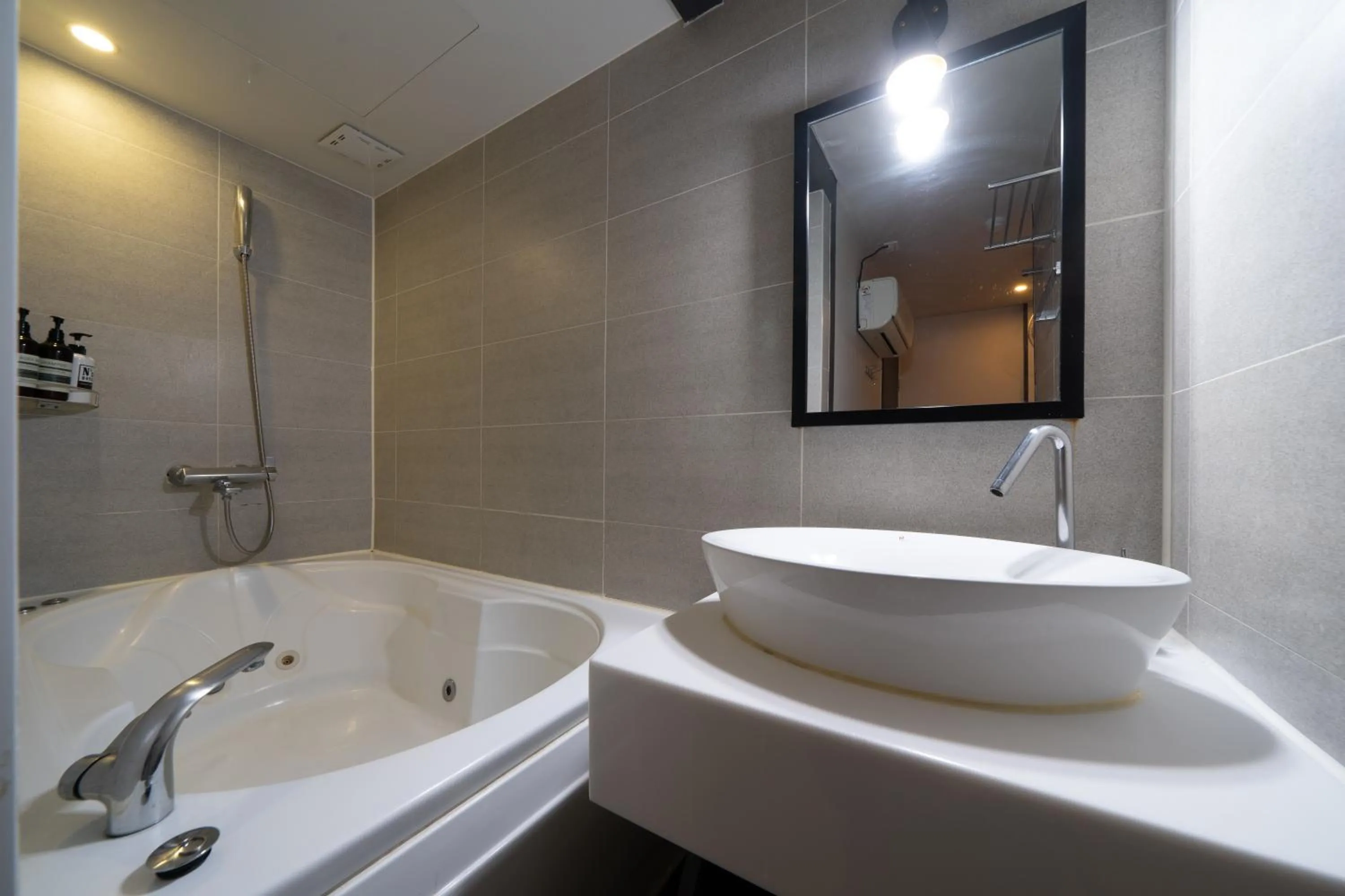 Shower in No25 Hotel Yeonsan