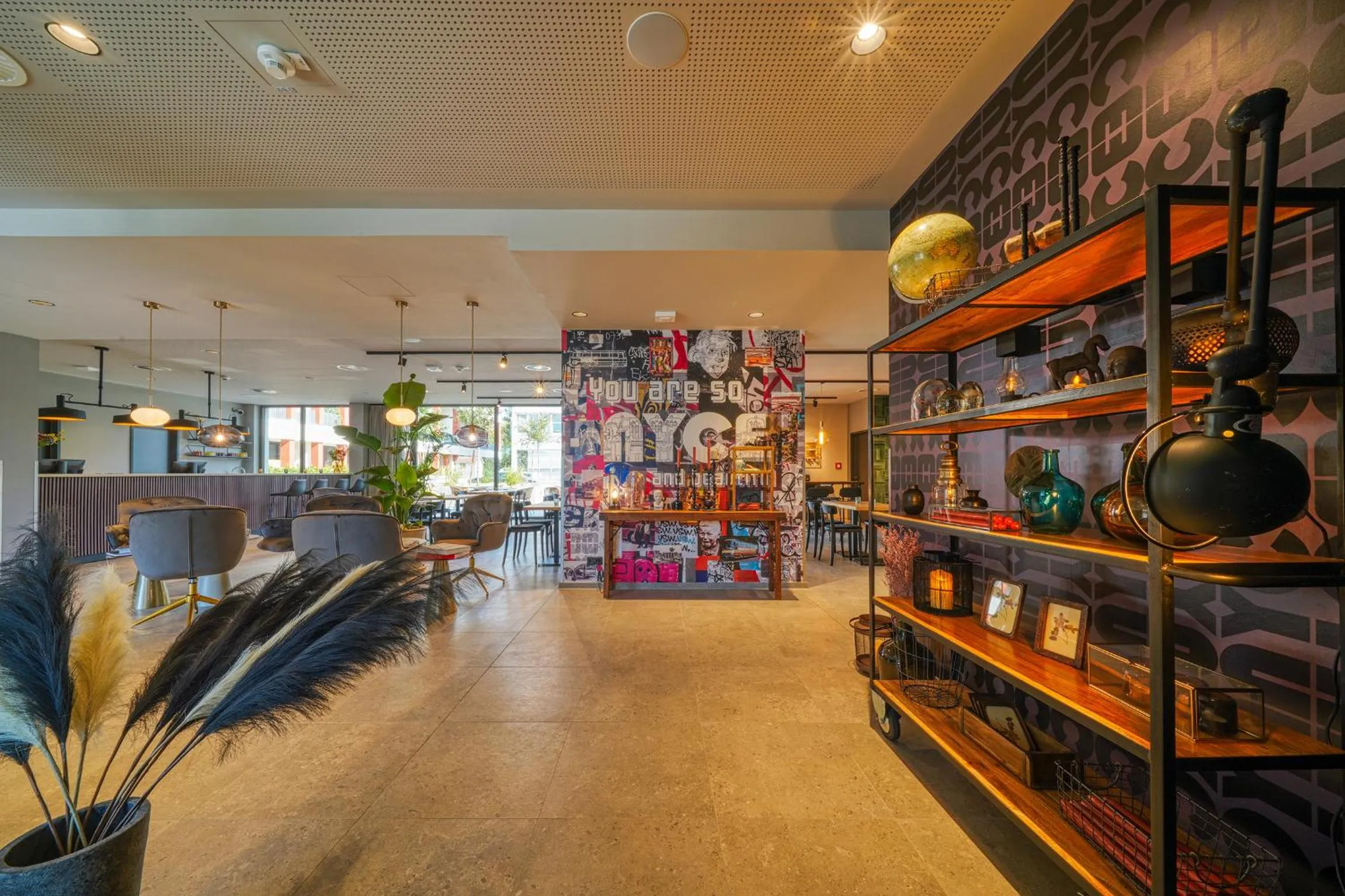 Lobby or reception in PLAZA INN Ulm