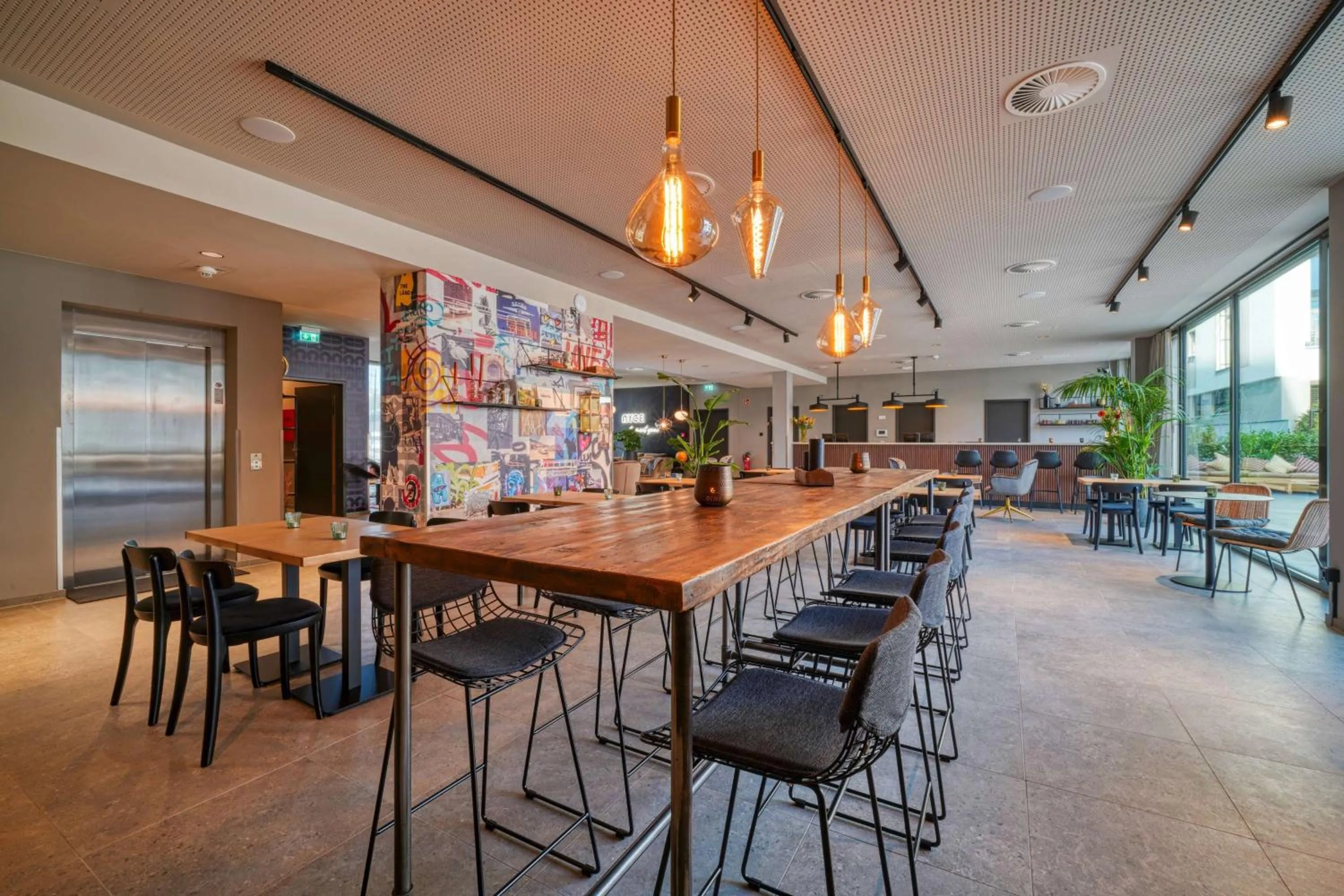 Restaurant/places to eat in PLAZA INN Ulm