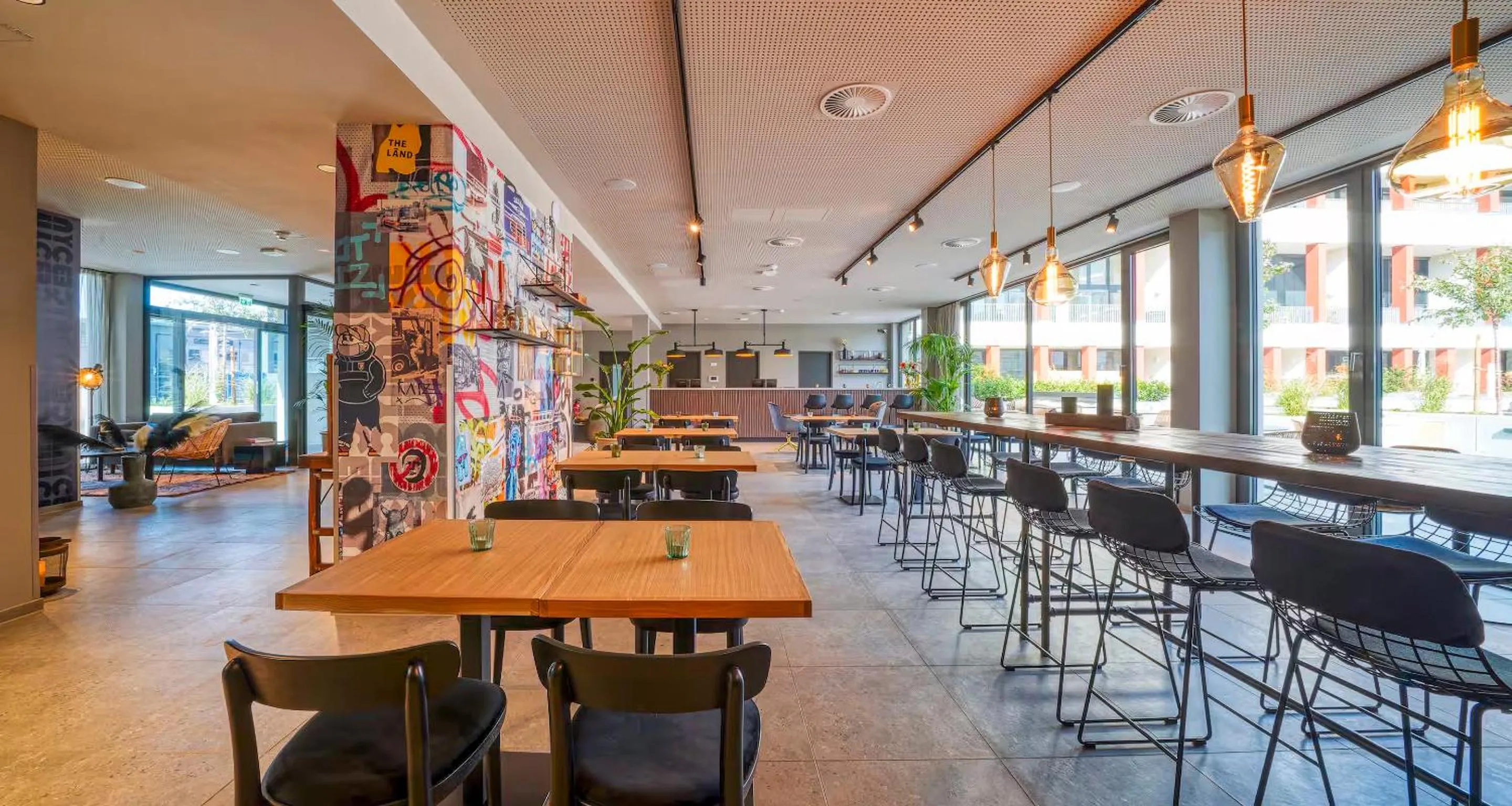 Lobby or reception in PLAZA INN Ulm