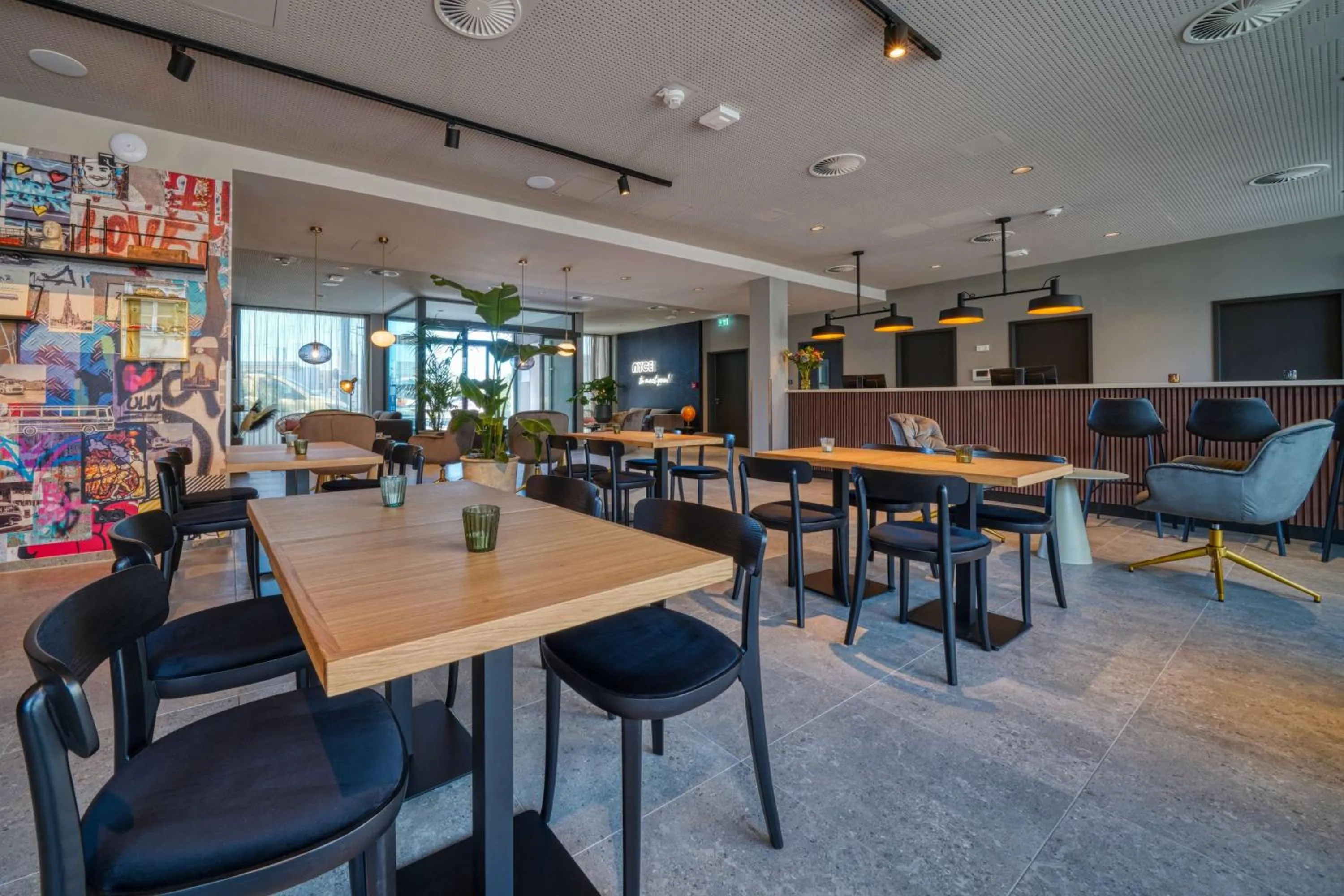 Restaurant/places to eat in PLAZA INN Ulm