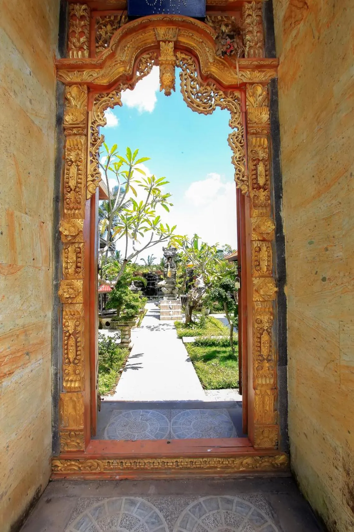 Day in THE DARA HILL