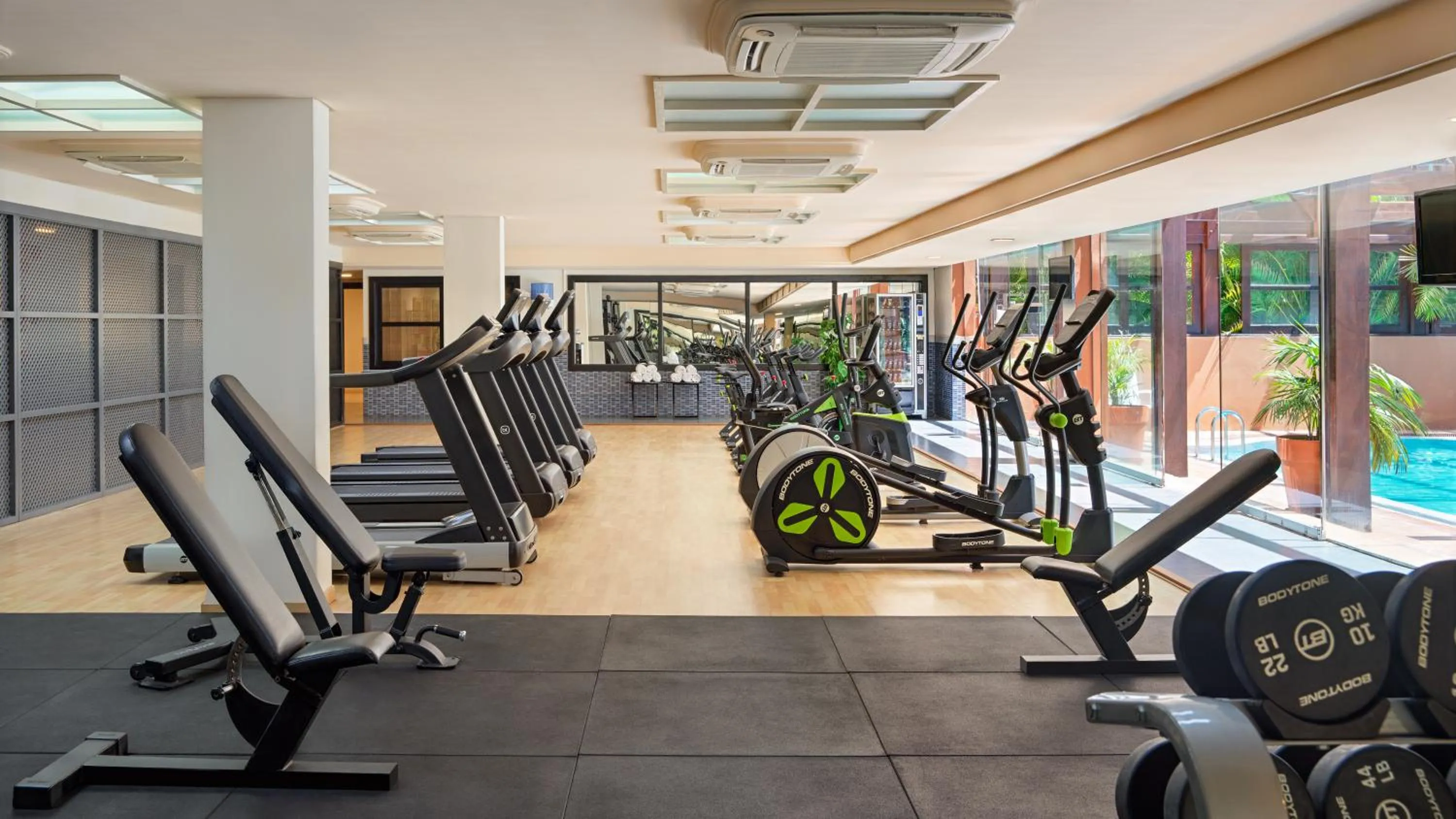 Fitness centre/facilities in H10 Costa Adeje Palace
