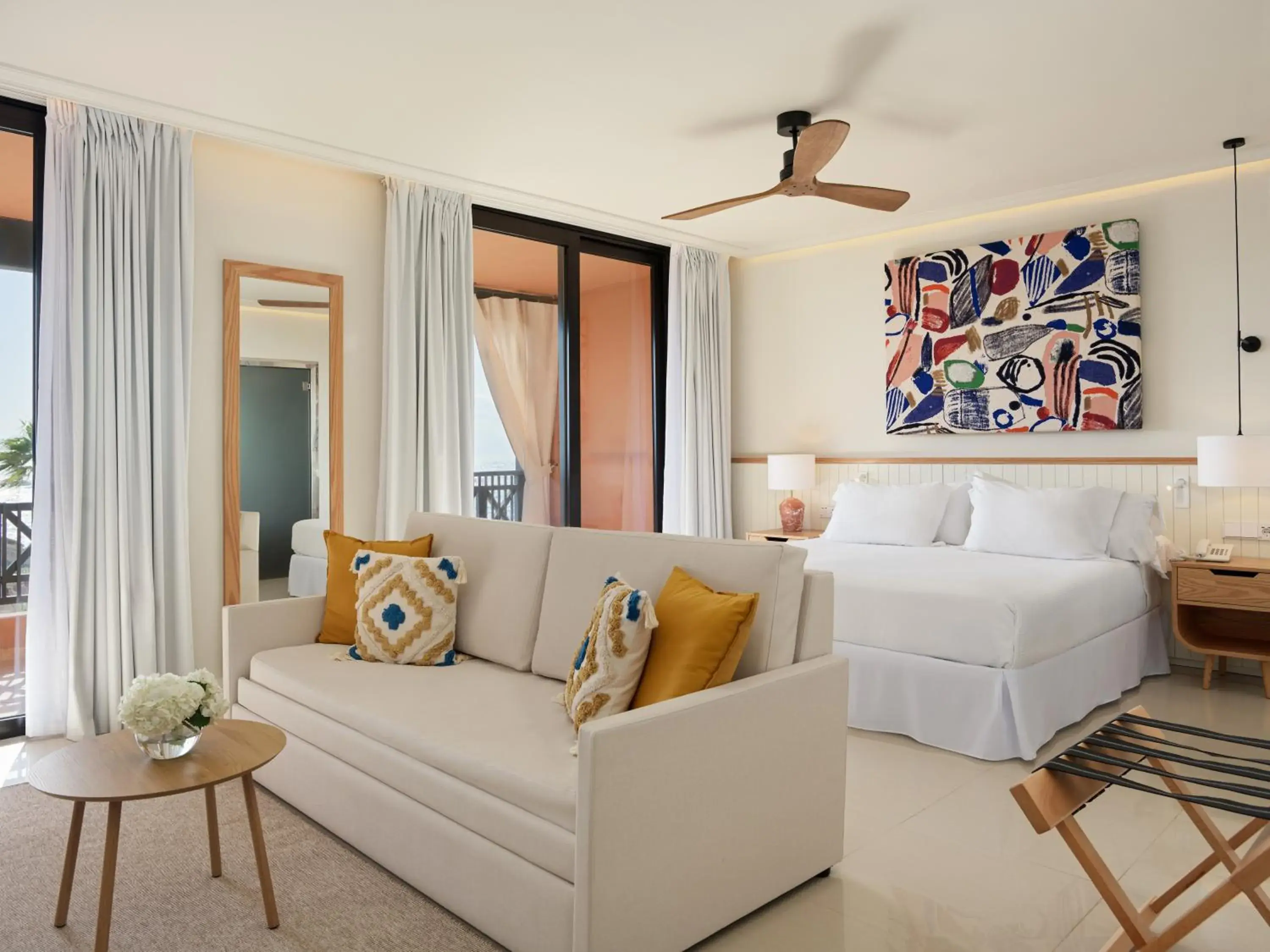 Photo of the whole room, Bed in H10 Costa Adeje Palace Photo of the whole room, Bed in H10 Costa Adeje Palace