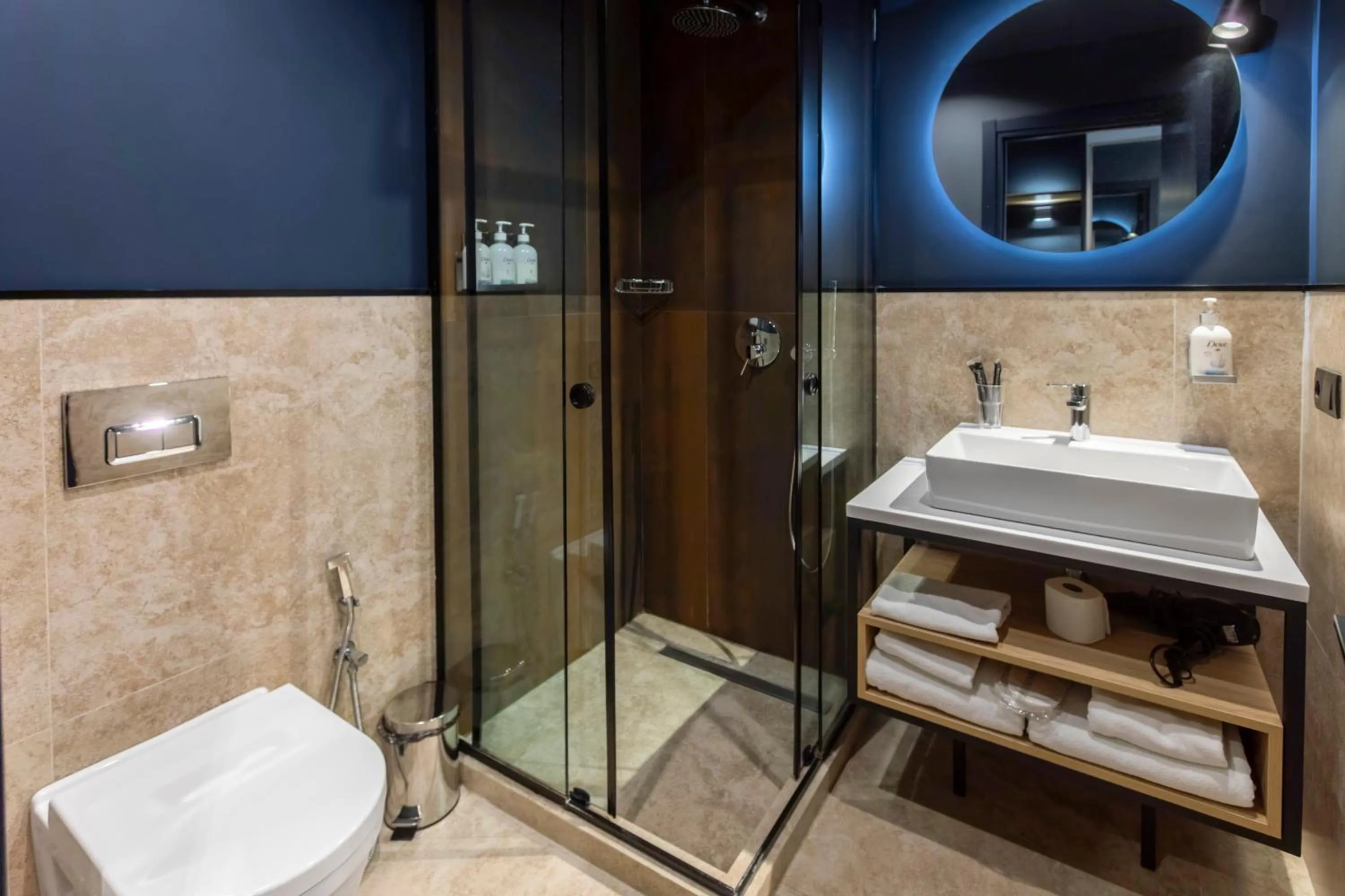 Shower in Graf Hotel