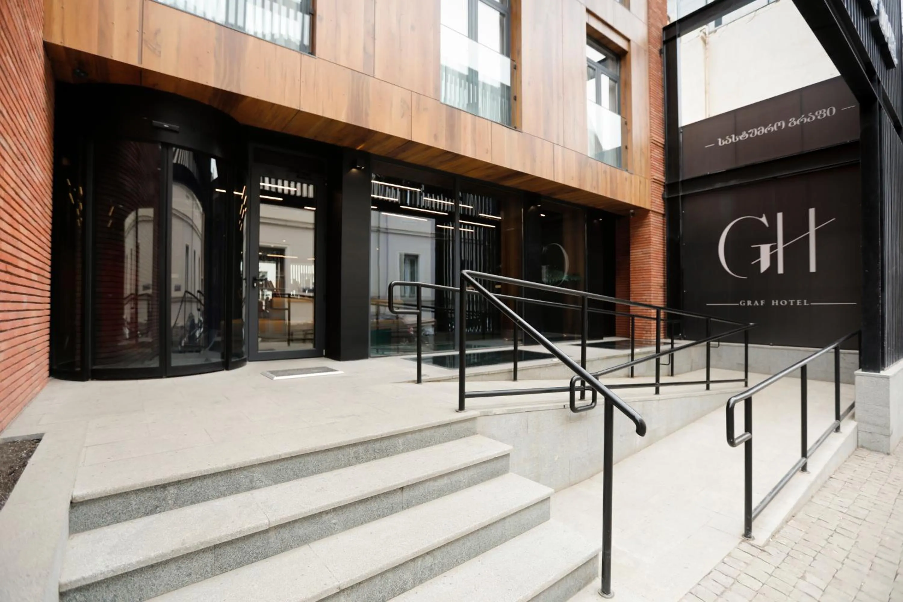 Facade/entrance in Graf Hotel