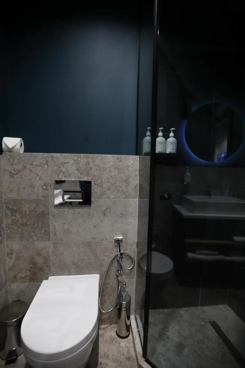 Toilet in Graf Hotel