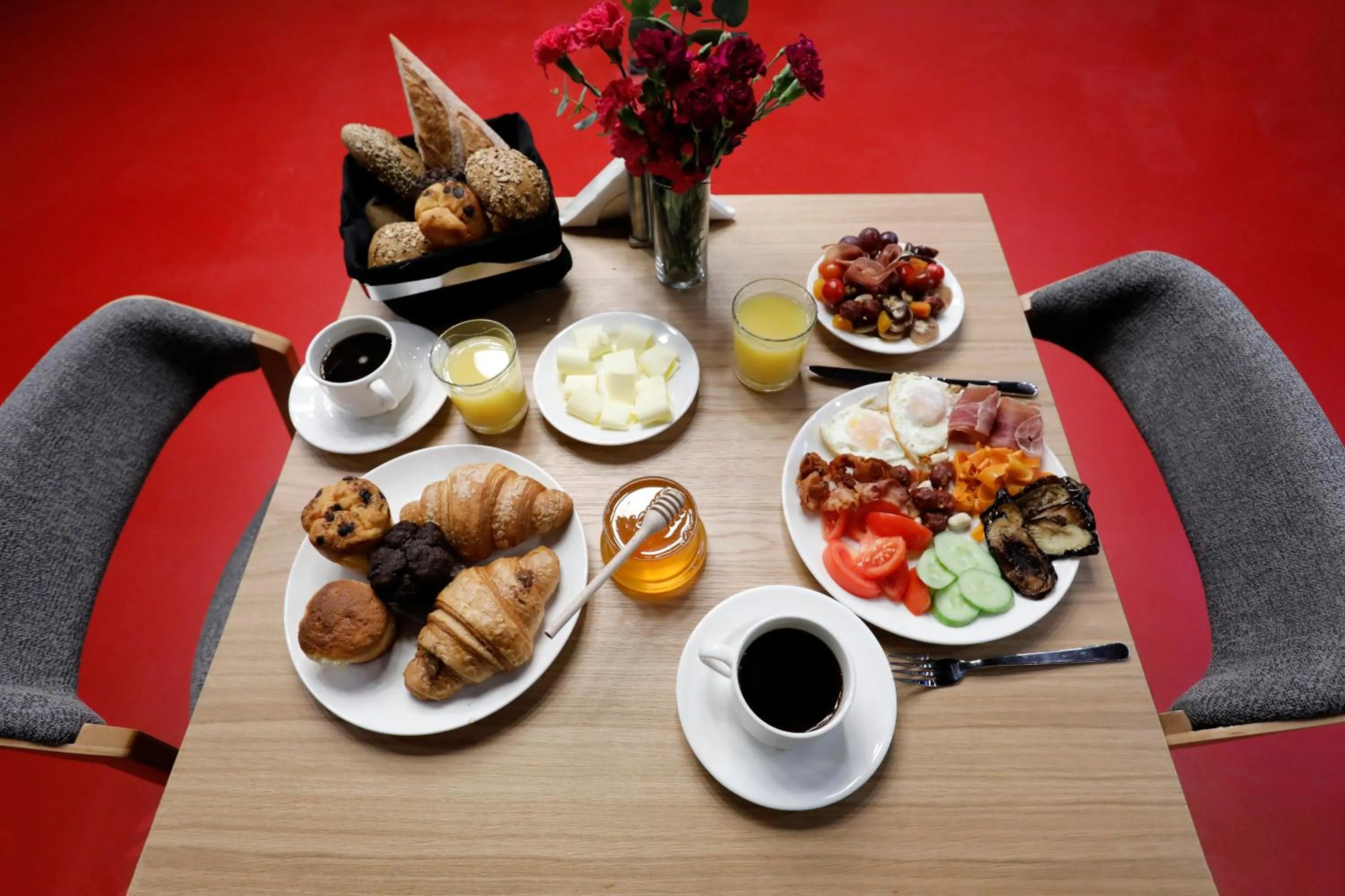 Food and drinks in Graf Hotel