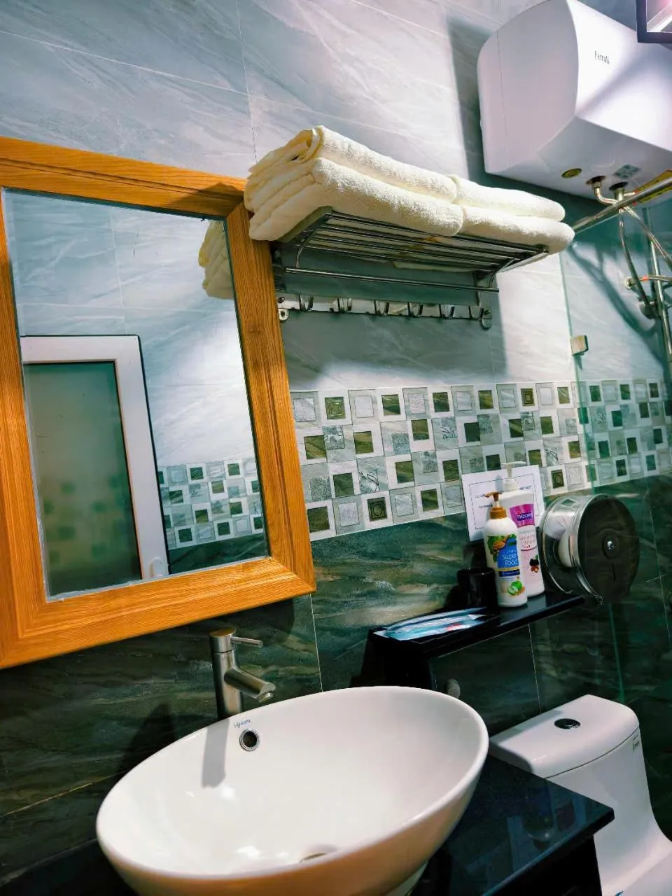 Shower in Bống Stay