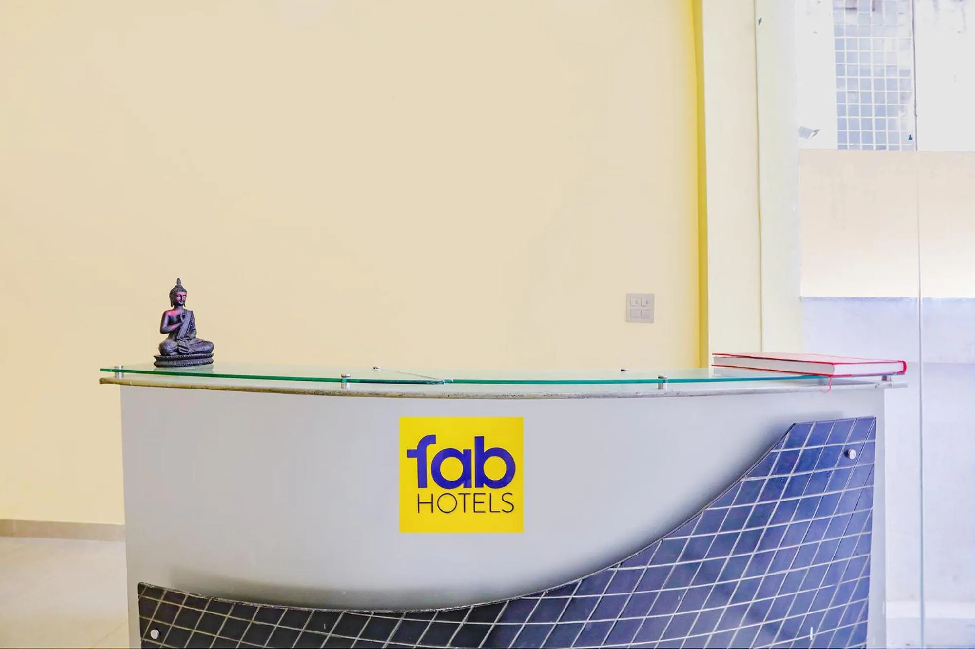 Lobby or reception in FabHotel Sunrise Sector 56