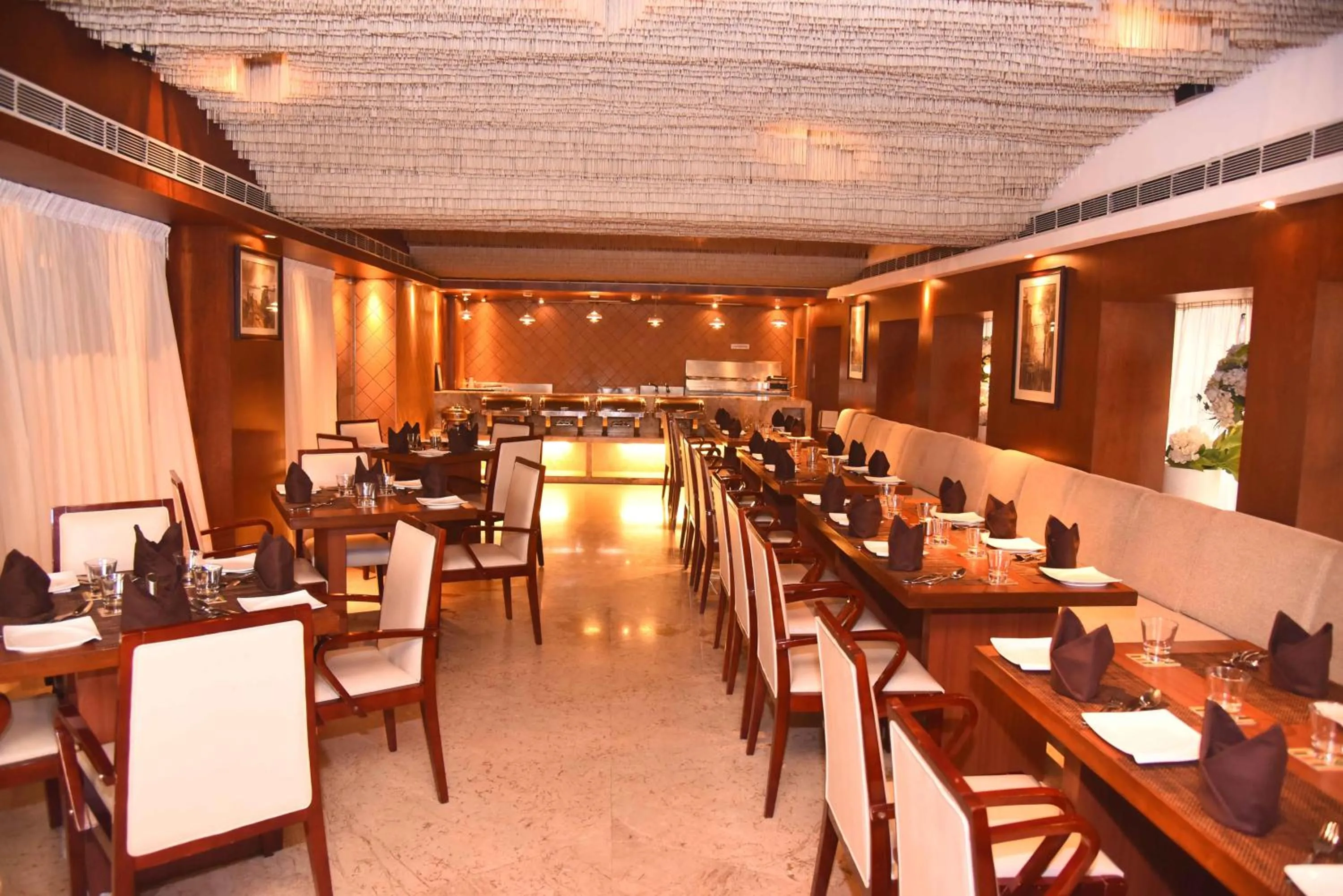 Restaurant/places to eat in Celesta Hotel - Kolkata