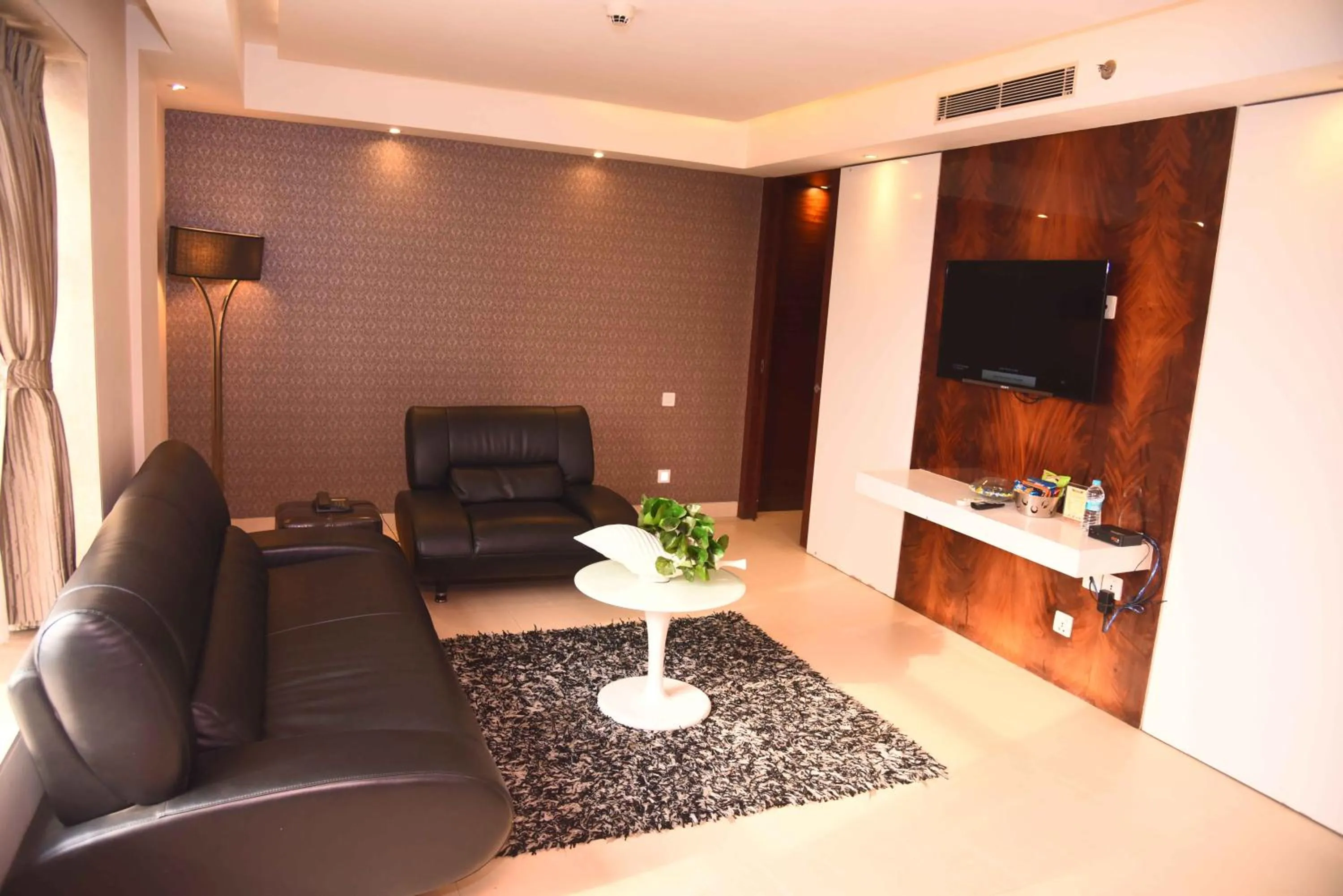 Coffee/tea facilities in Celesta Hotel - Kolkata