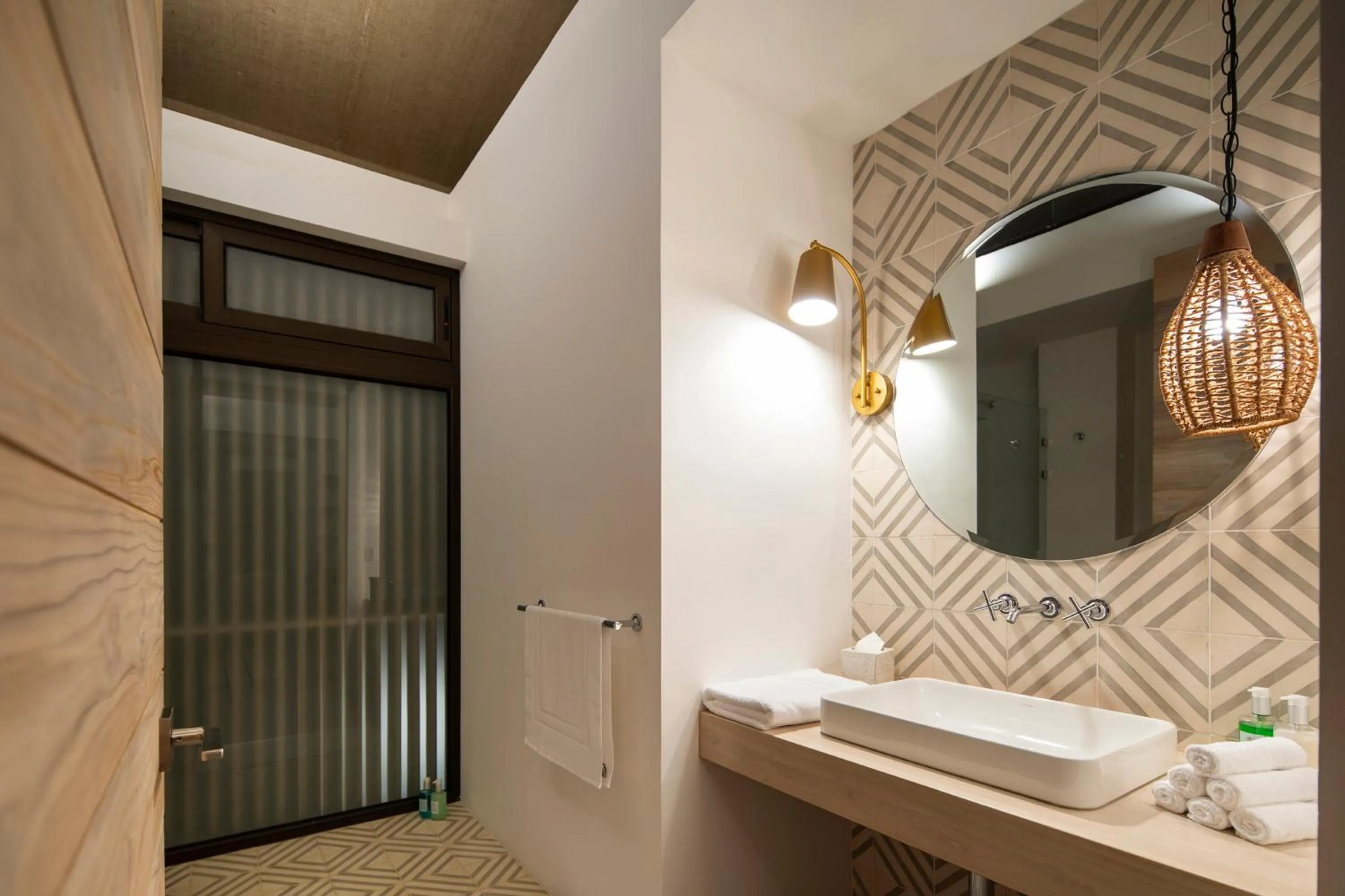 Hot Tub in The Gilded Iguana