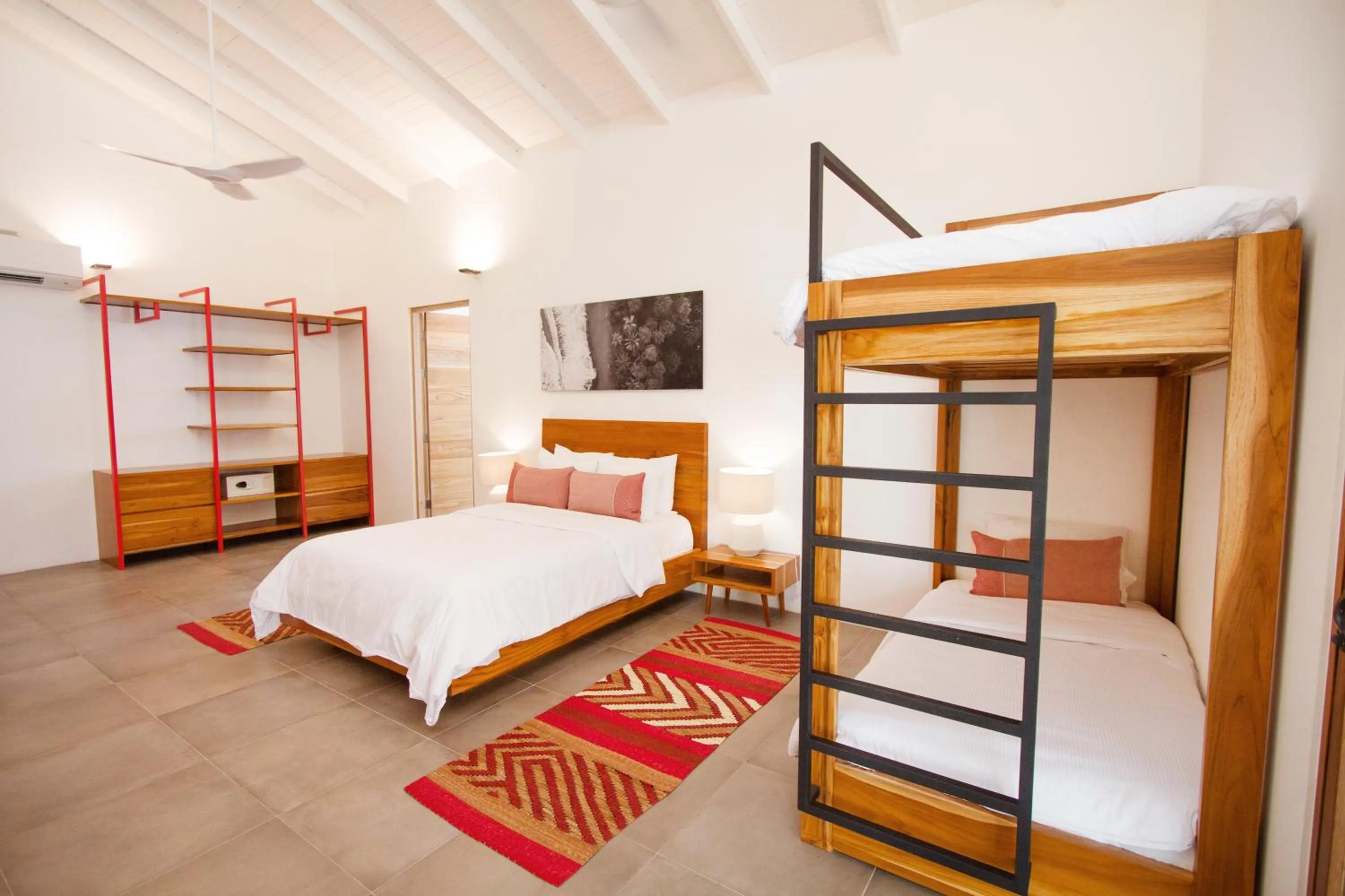 Bed in The Gilded Iguana