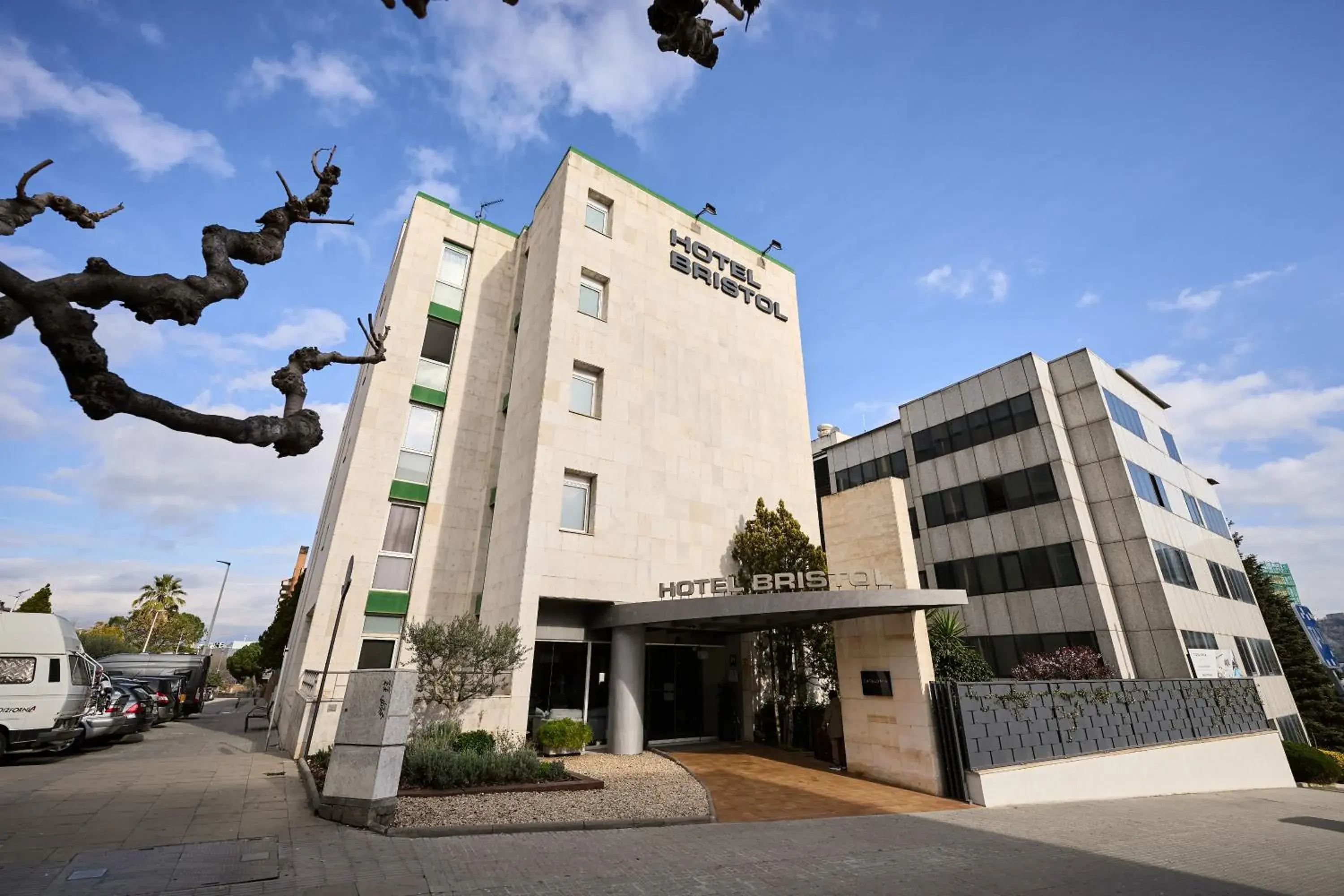 Facade/entrance in Catalonia Bristol Facade/entrance in Catalonia Bristol