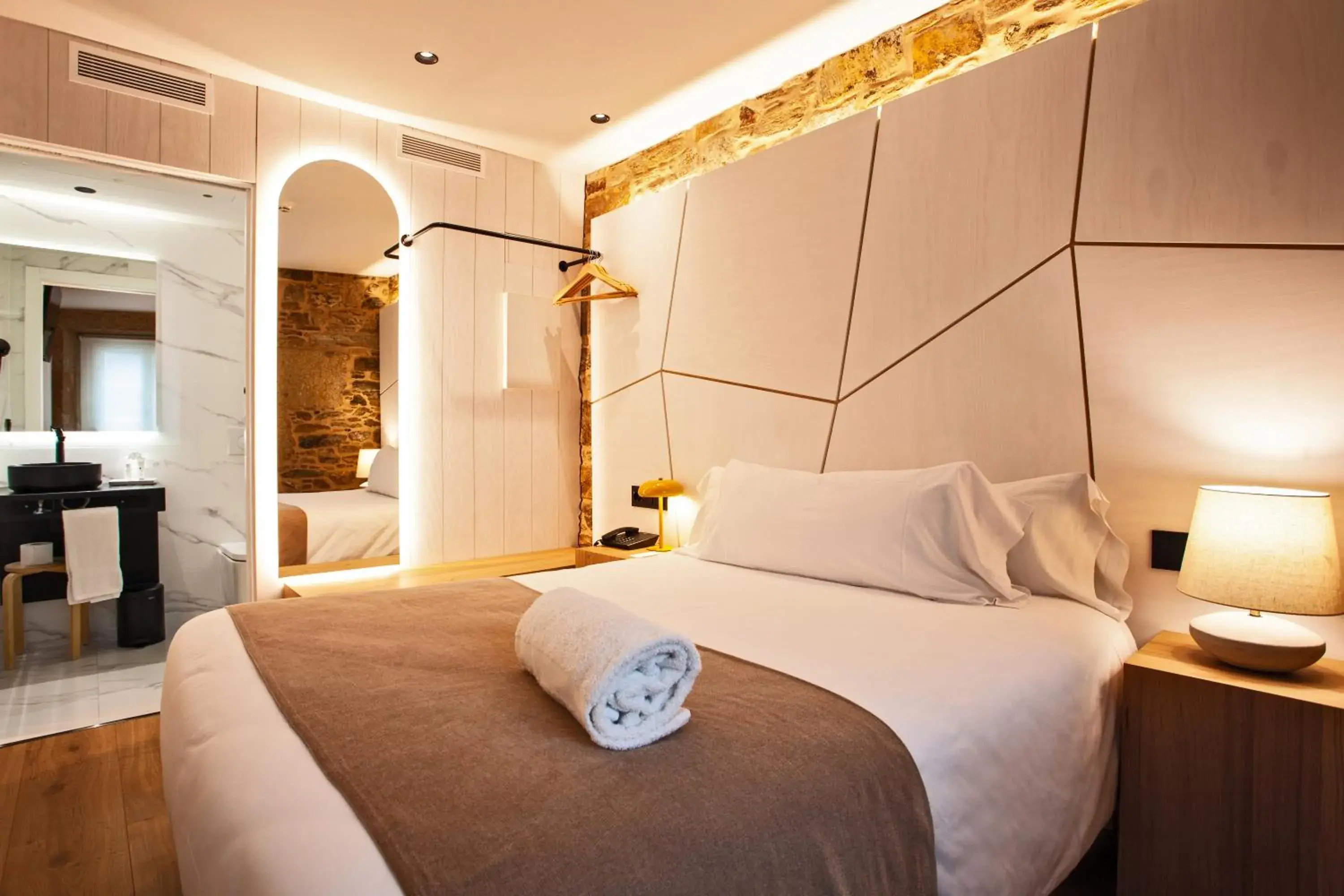 Economy Double Room in Hotel Plaza Obradoiro by Bossh! Hotels Economy Double Room in Hotel Plaza Obradoiro by Bossh! Hotels