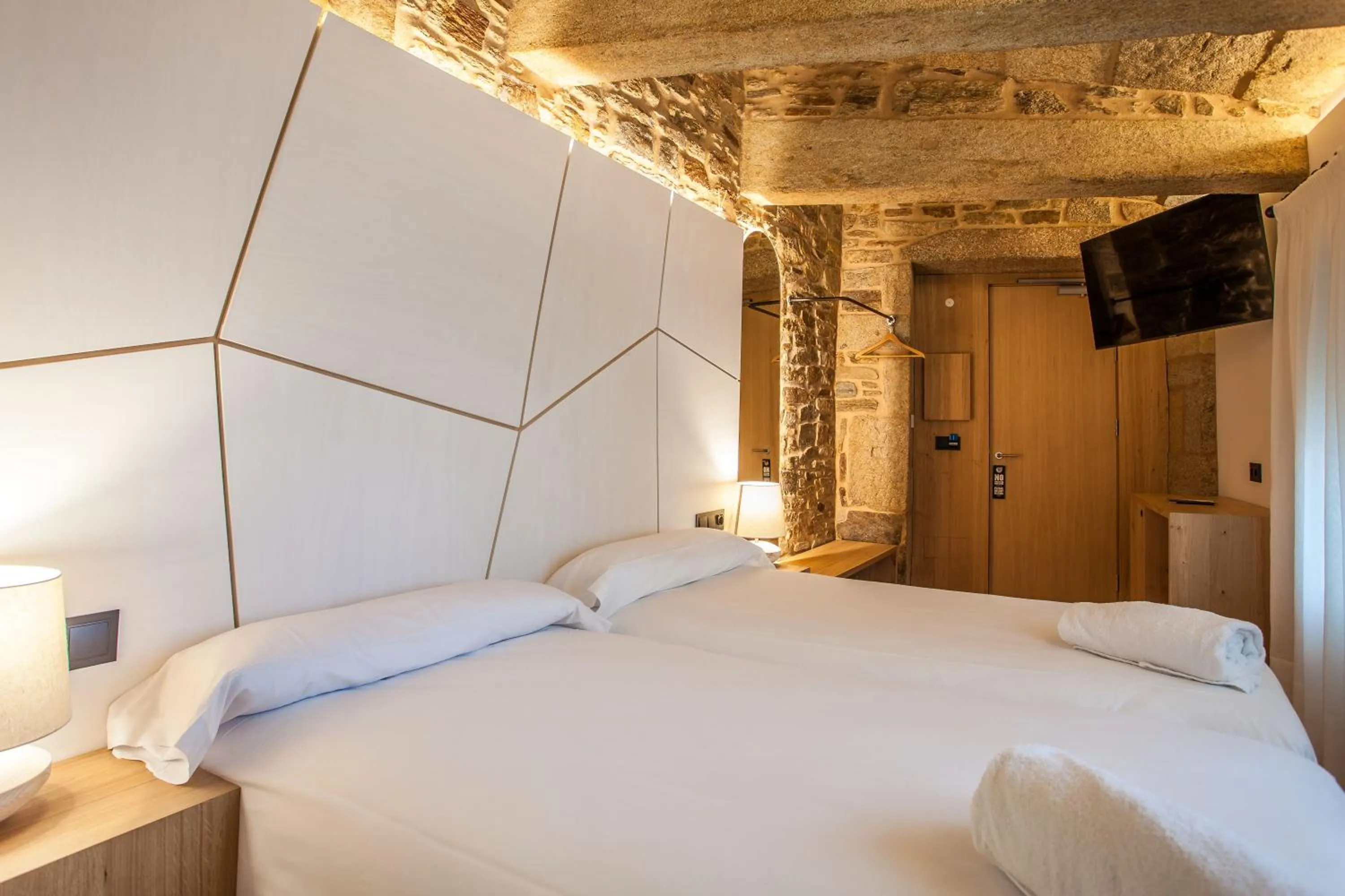 Bed in Hotel Plaza Obradoiro by Bossh! Hotels