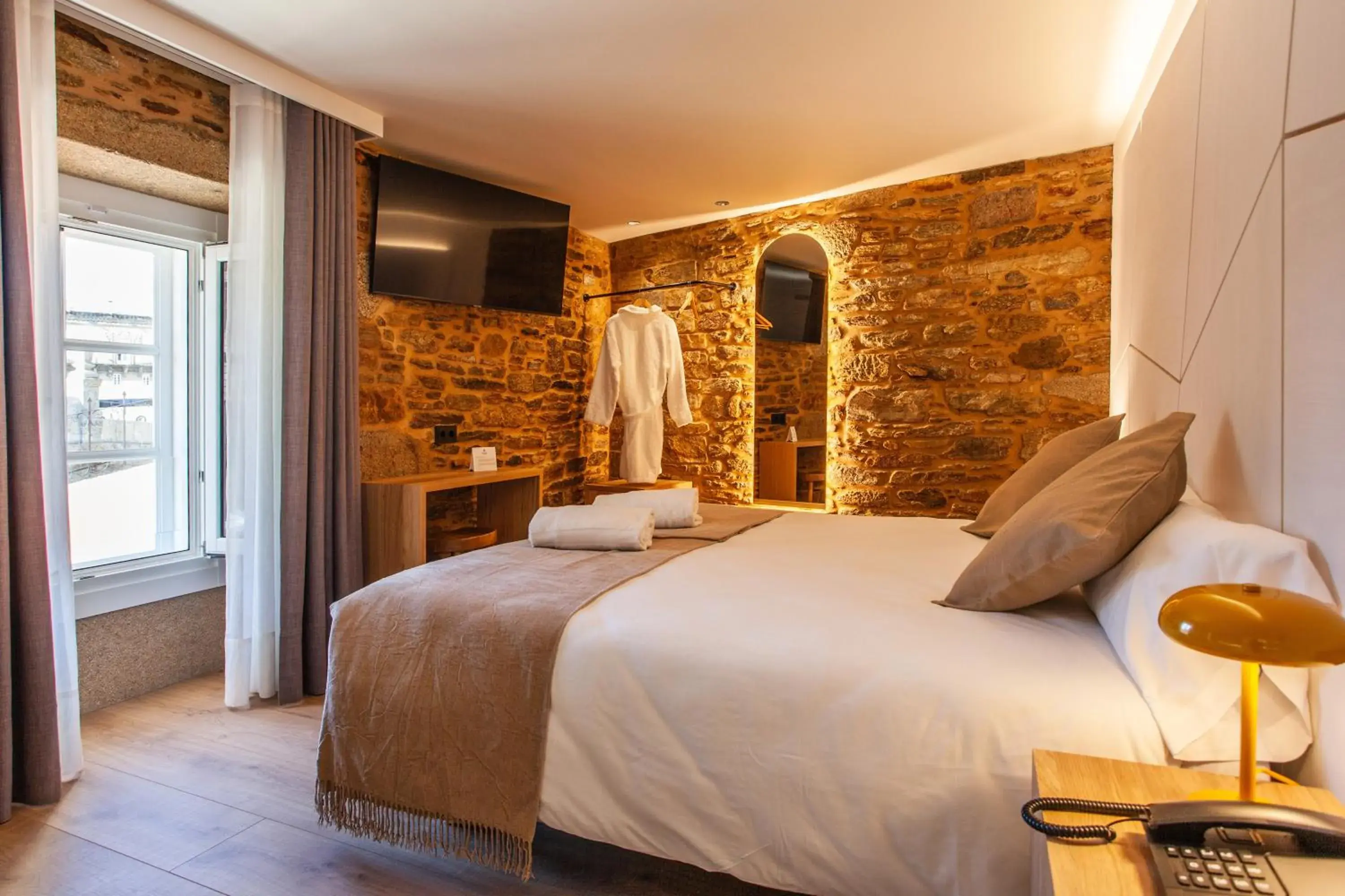 Superior Queen Room in Hotel Plaza Obradoiro by Bossh! Hotels Superior Queen Room in Hotel Plaza Obradoiro by Bossh! Hotels