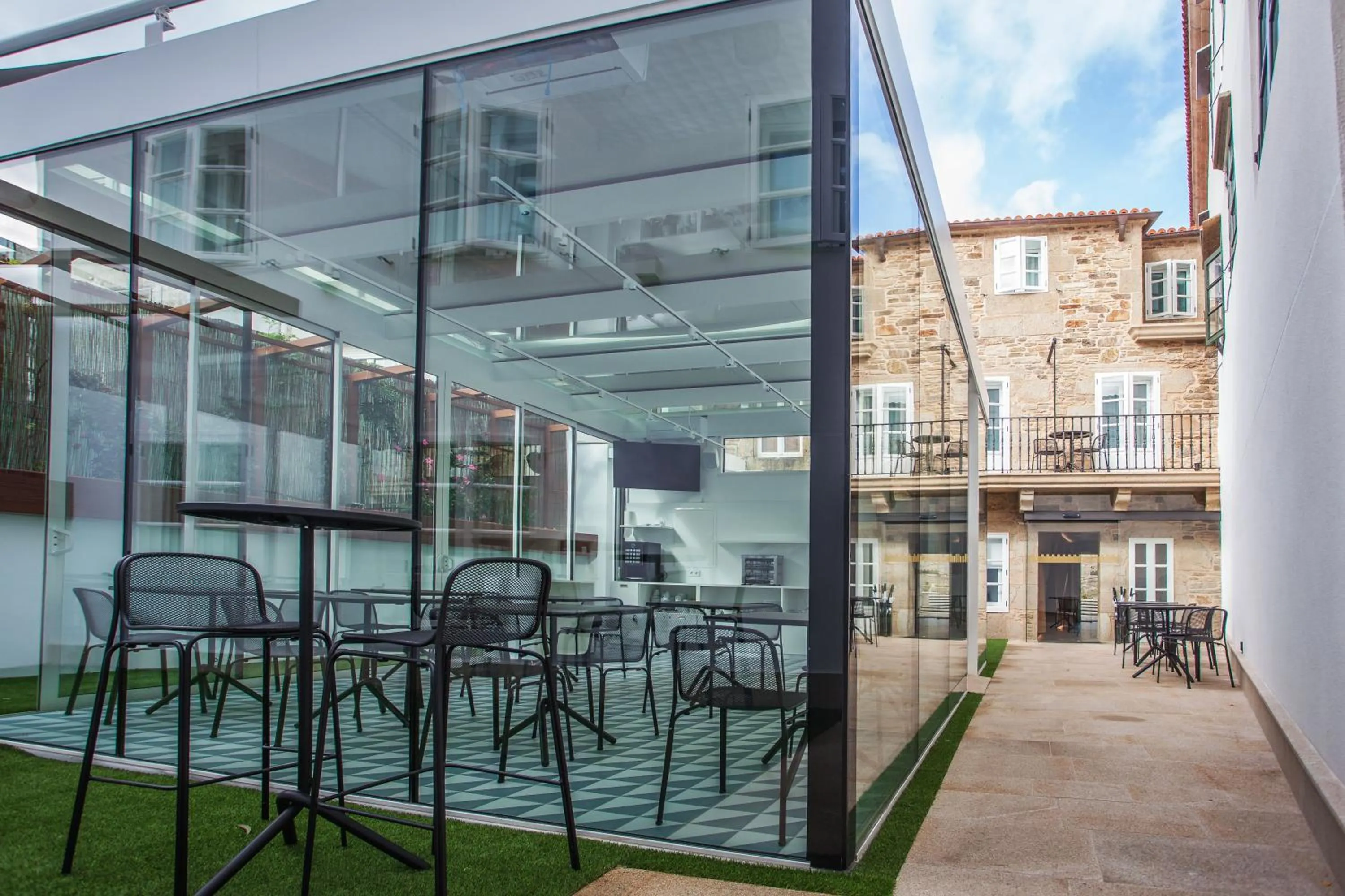 Patio in Hotel Plaza Obradoiro by Bossh! Hotels