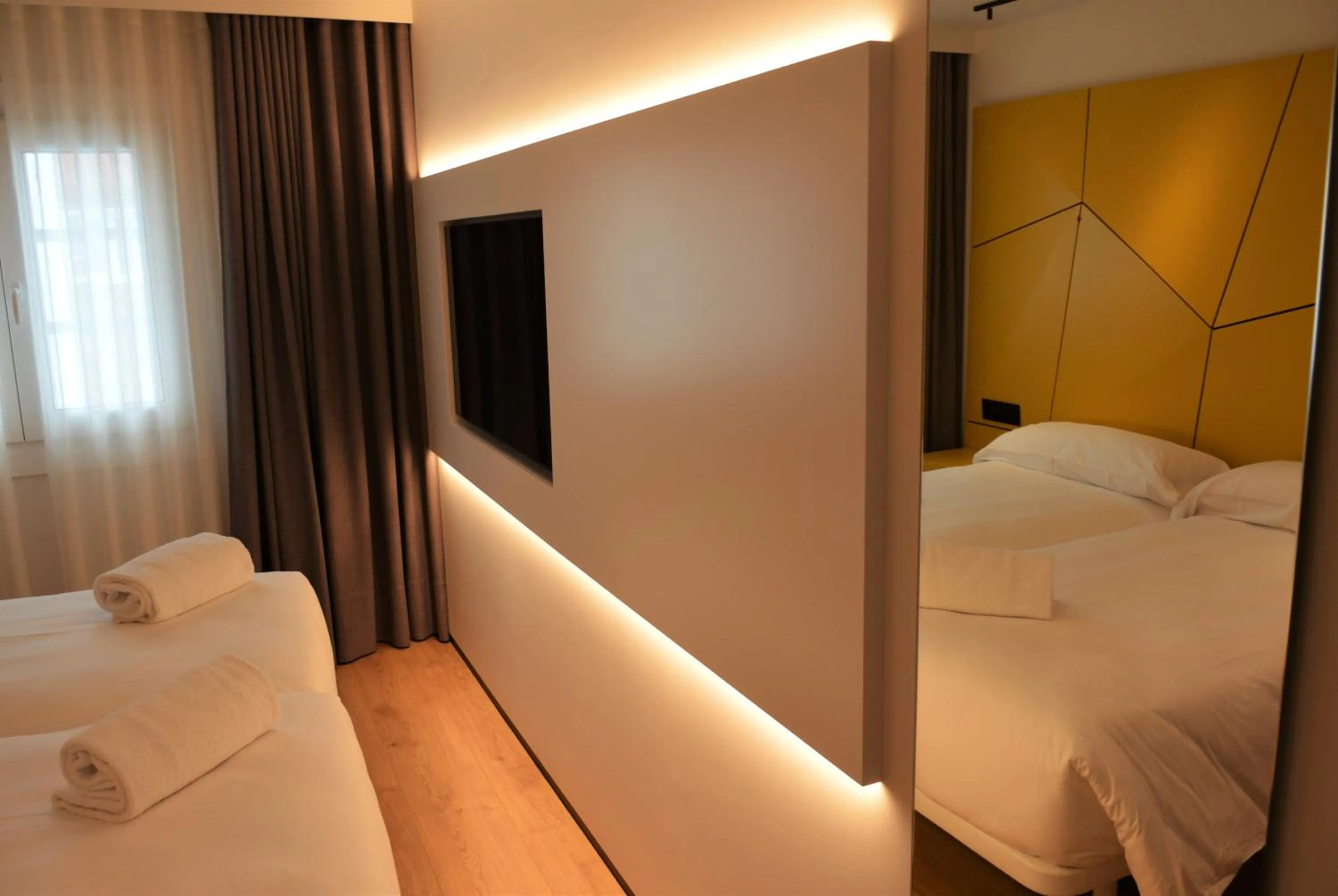 TV and multimedia, Bed in Hotel Plaza Obradoiro by Bossh! Hotels