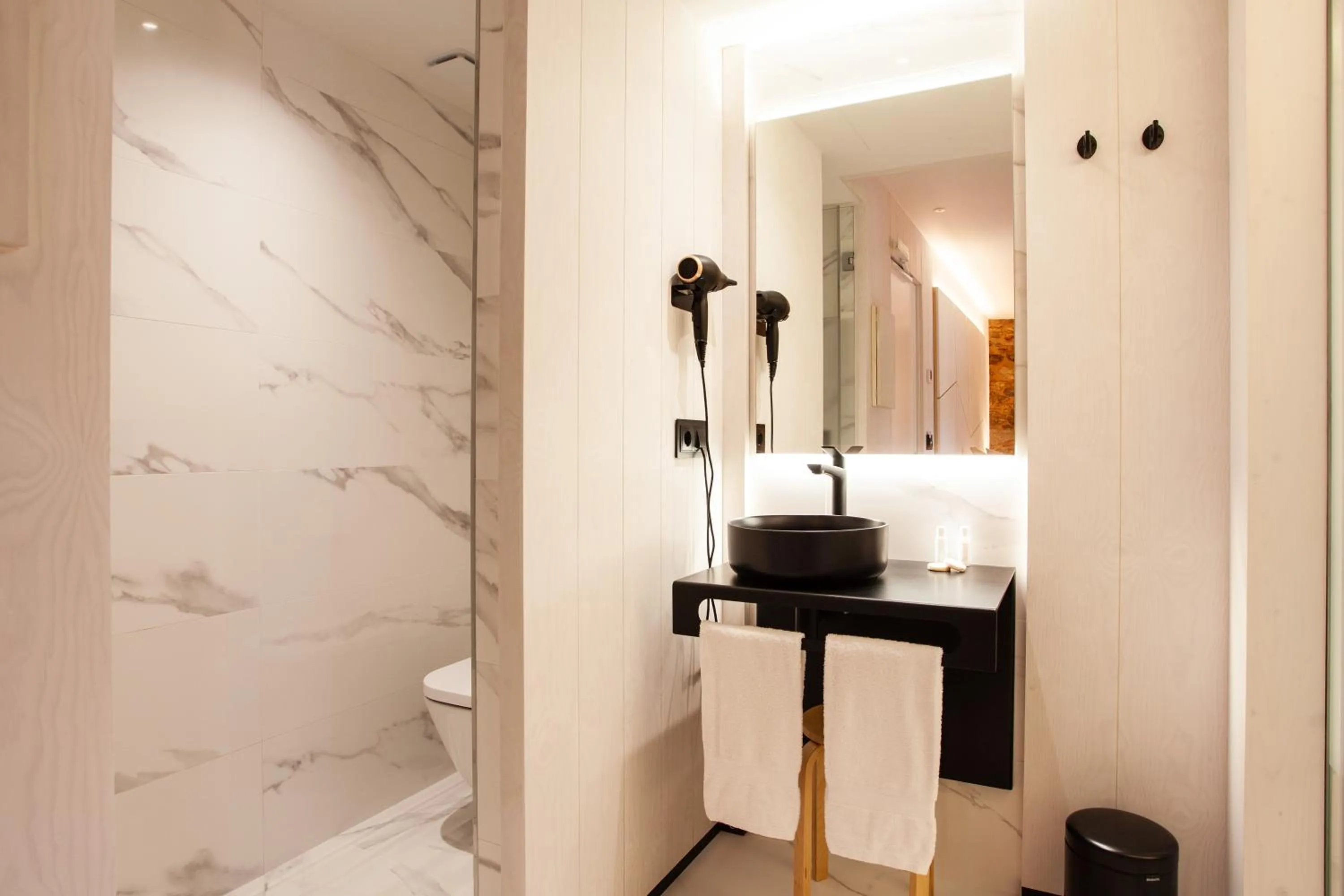 Toilet in Hotel Plaza Obradoiro by Bossh! Hotels
