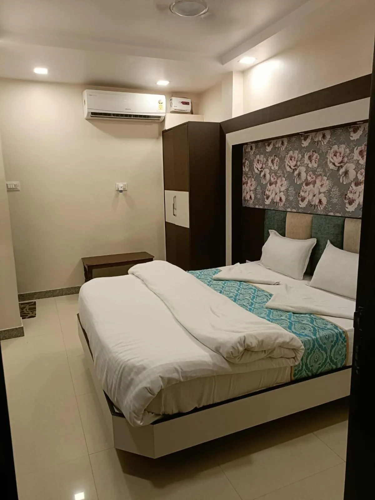 Deluxe King Room in KS PAYING GUEST HOUSE