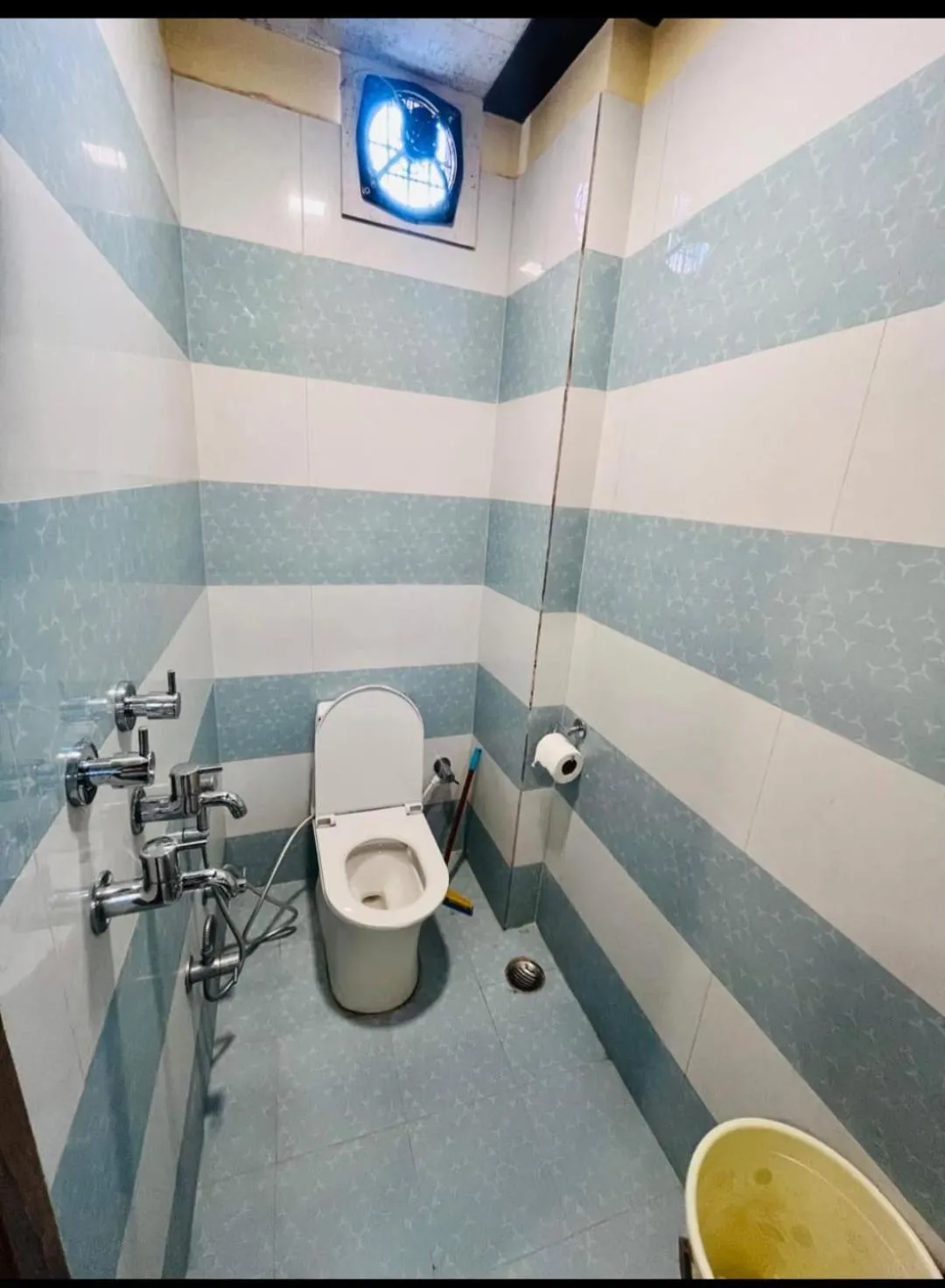 Deluxe Twin Room in KS PAYING GUEST HOUSE