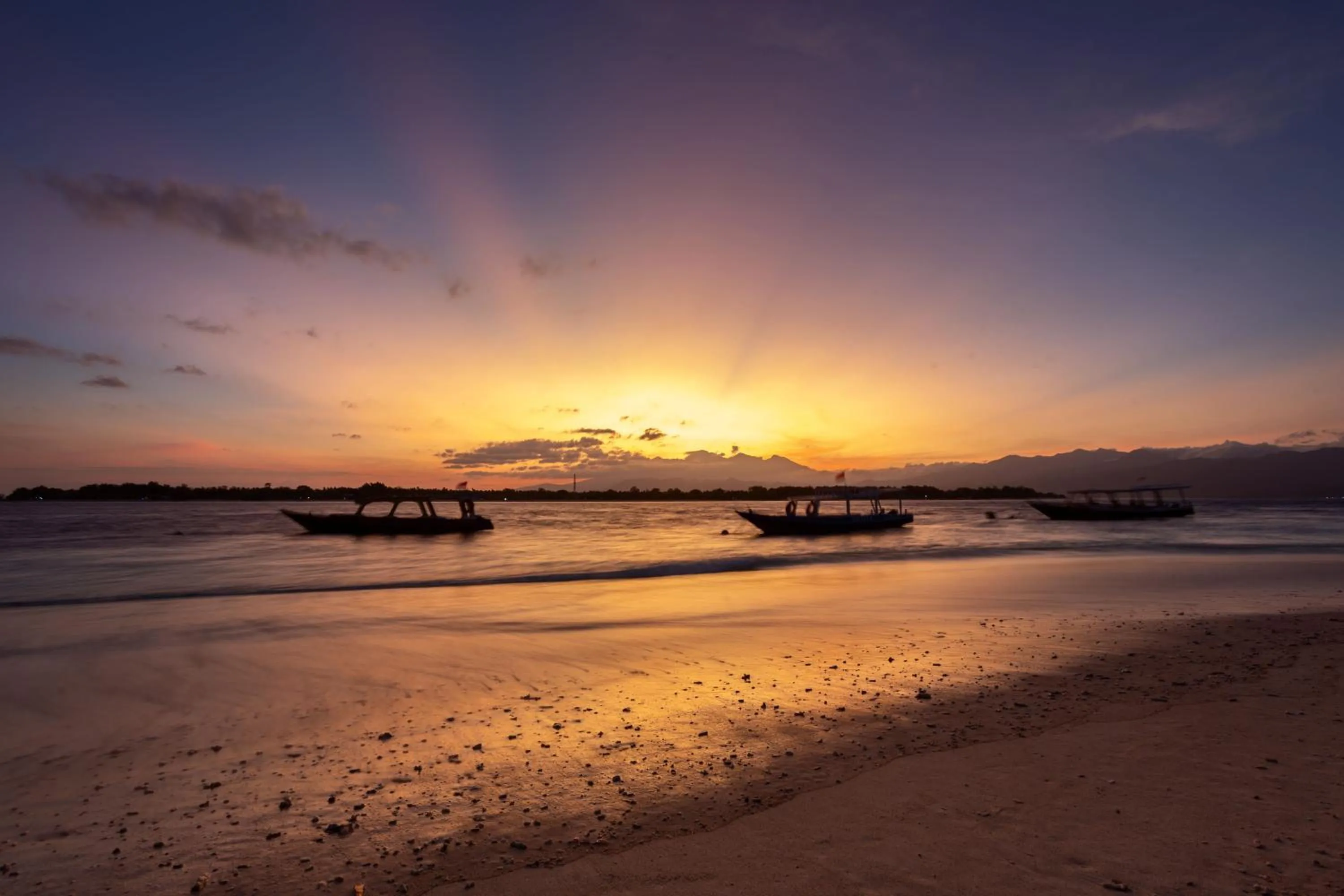 Beach in Kidi's Lodge Gilitrawangan