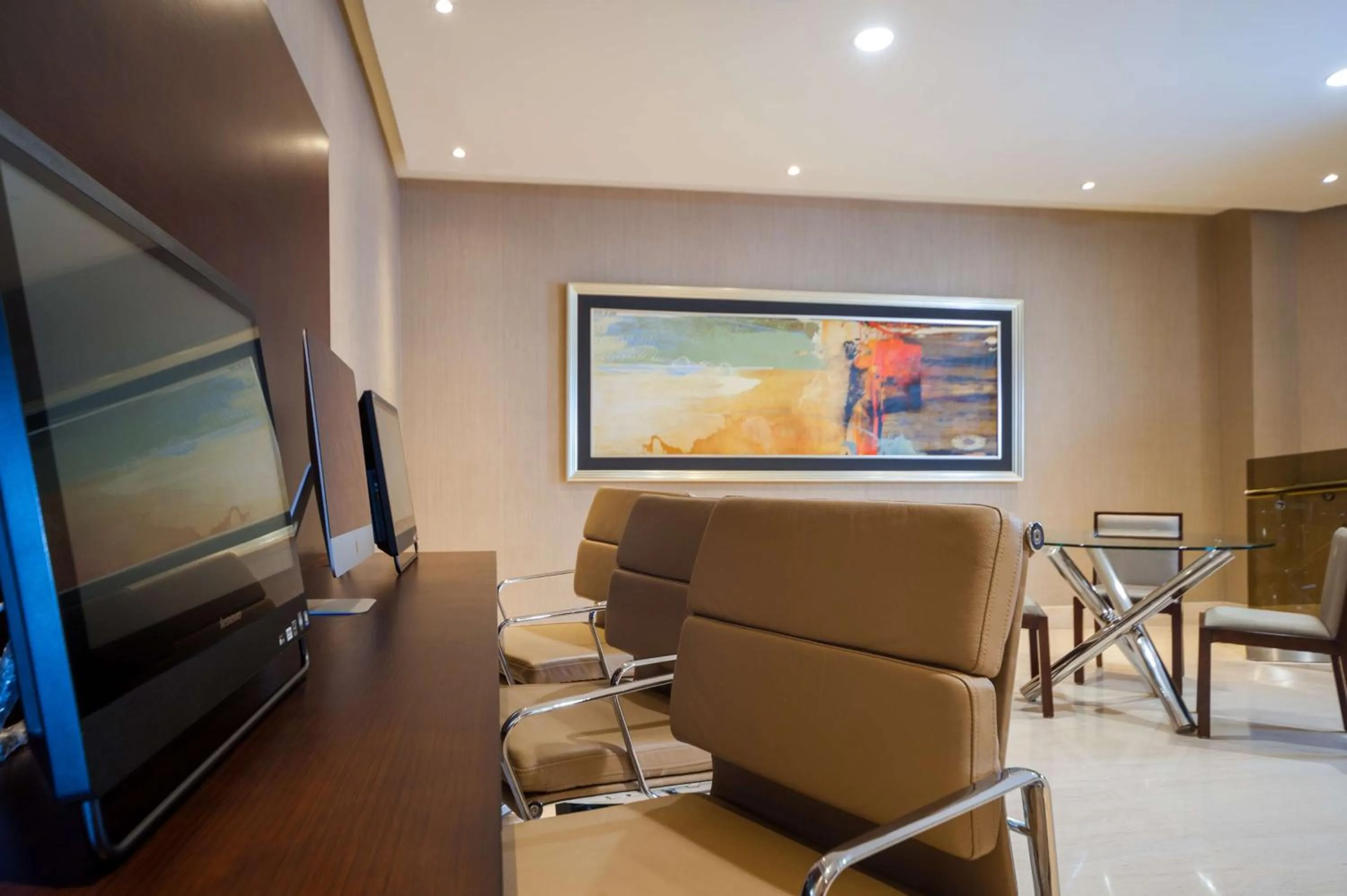 Business facilities in Embassy Suites by Hilton Santo Domingo