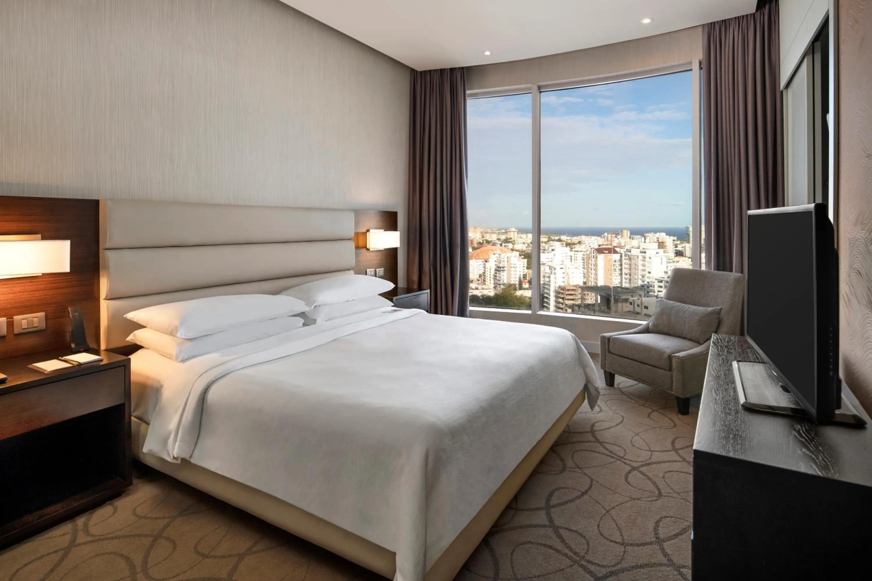 Bedroom, Bed in Embassy Suites by Hilton Santo Domingo