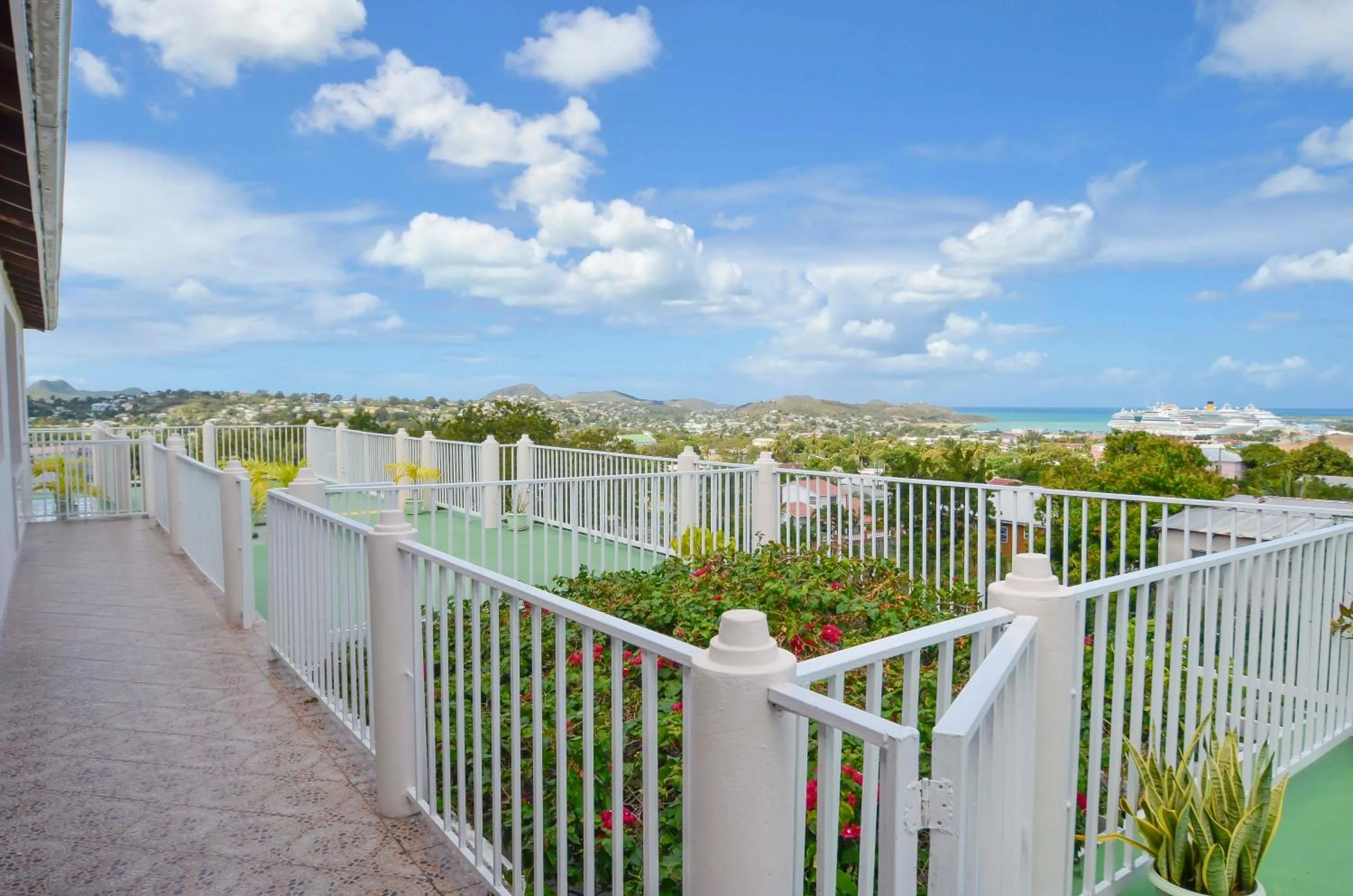 Balcony/Terrace in Caribbean Inn and Suites