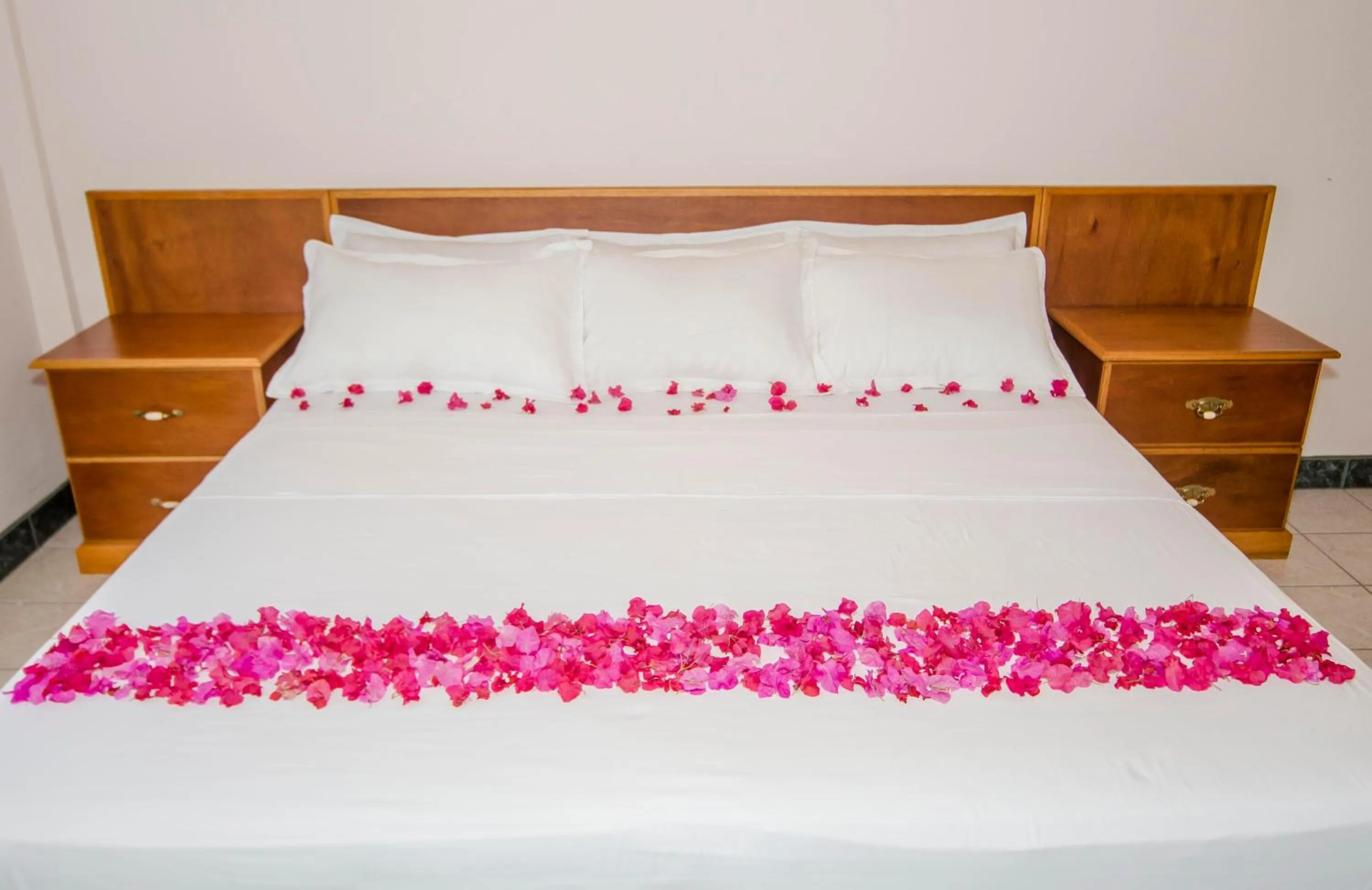 Bedroom, Bed in Caribbean Inn and Suites