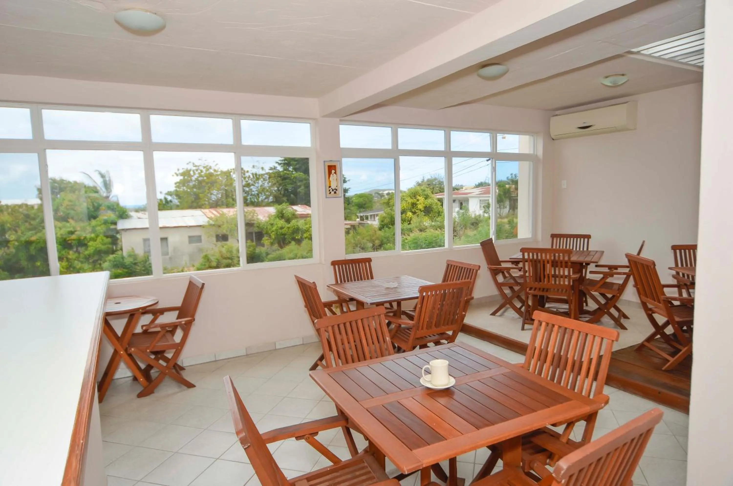 Restaurant/places to eat in Caribbean Inn and Suites
