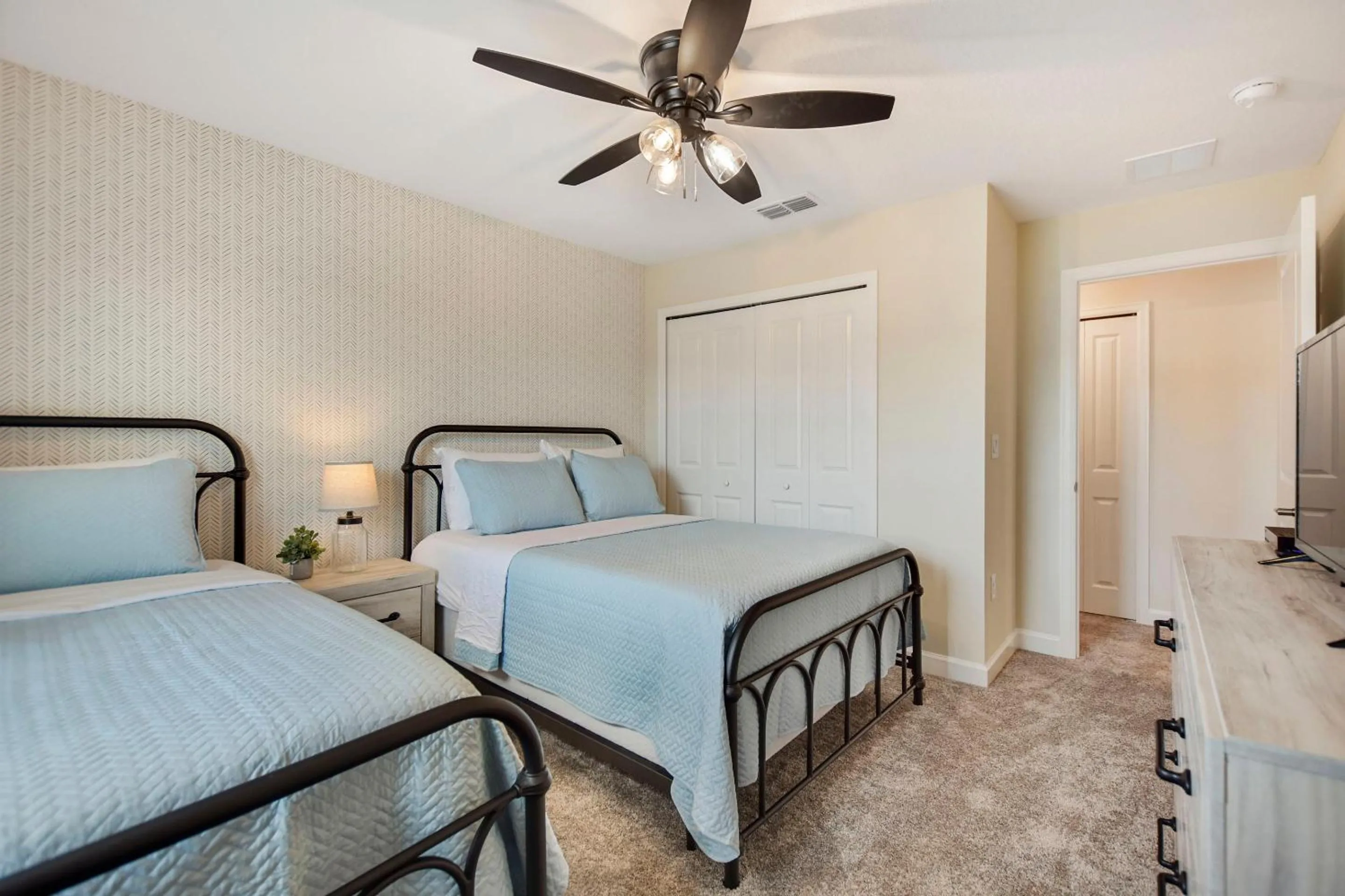 Property building, Bed in Barefoot Breeze - Storey Lake By Shine Villas #833