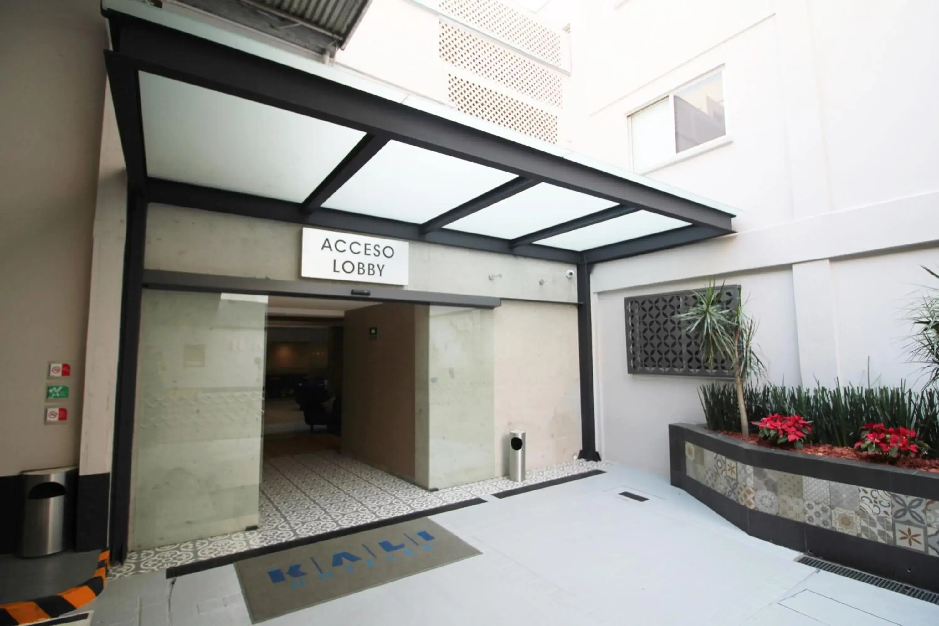 Facade/entrance in KALI Ciudadela Mexico City Facade/entrance in KALI Ciudadela Mexico City