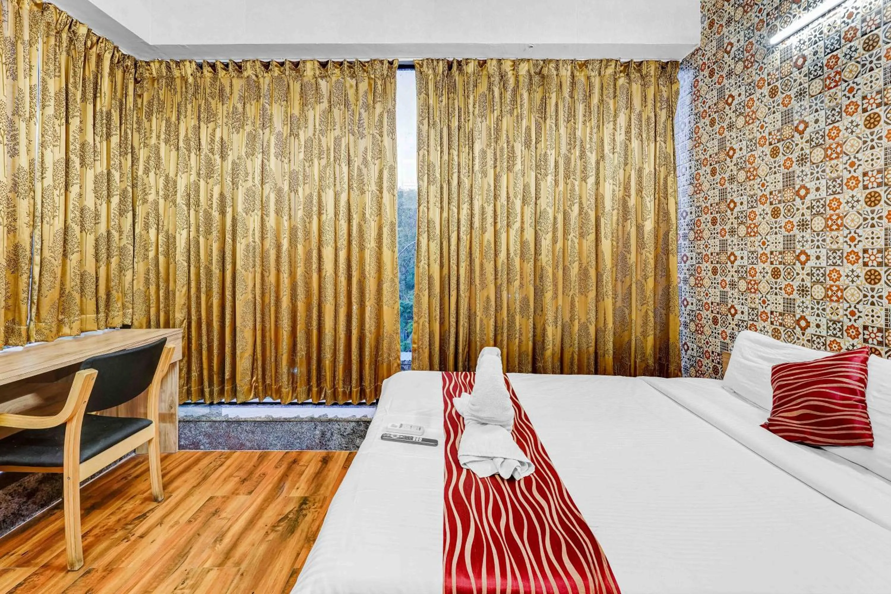 Restaurant/places to eat, Bed in Season 4 Residences - 1BHK furnished apartments (near Apollo Proton, Tidal park)