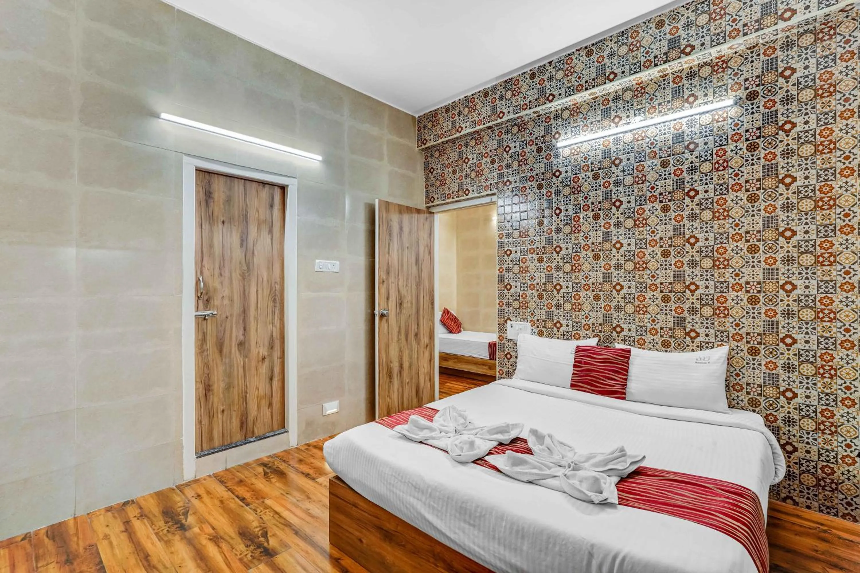 Restaurant/places to eat, Bed in Season 4 Residences - 1BHK furnished apartments (near Apollo Proton, Tidal park)