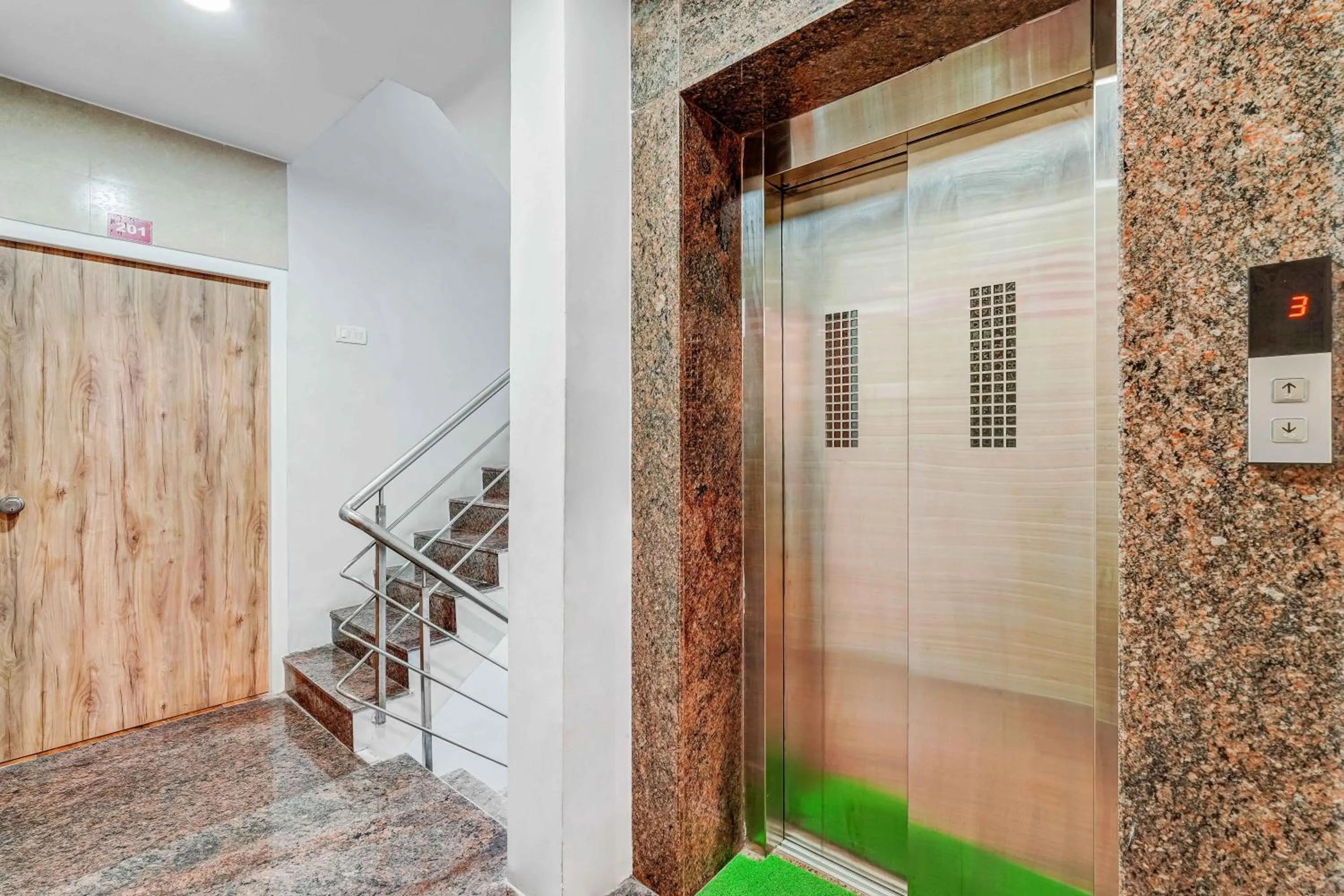 Restaurant/places to eat in Season 4 Residences - 1BHK furnished apartments (near Apollo Proton, Tidal park)