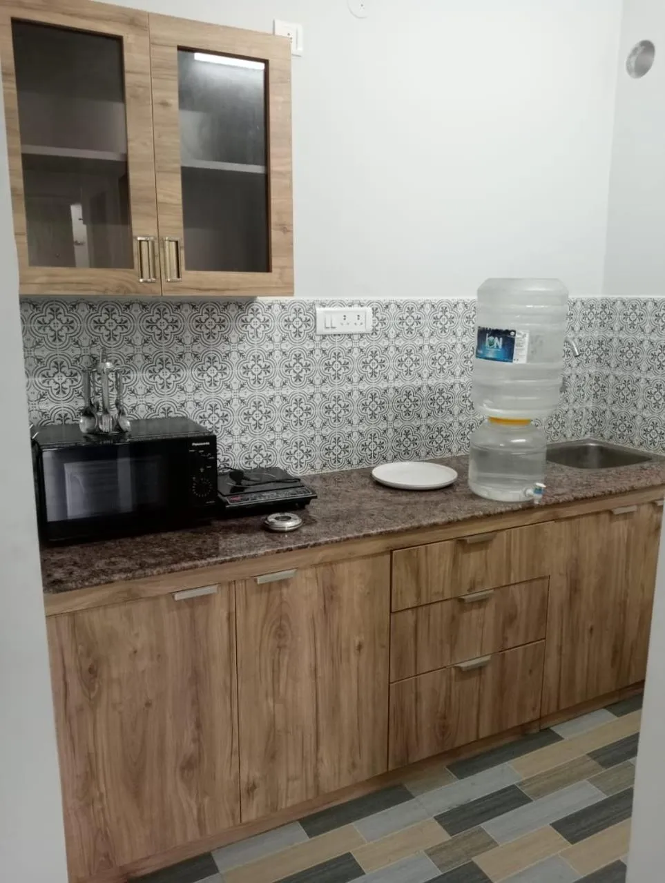 Kitchen or kitchenette in Season 4 Residences - 1BHK furnished apartments (near Apollo Proton, Tidal park)