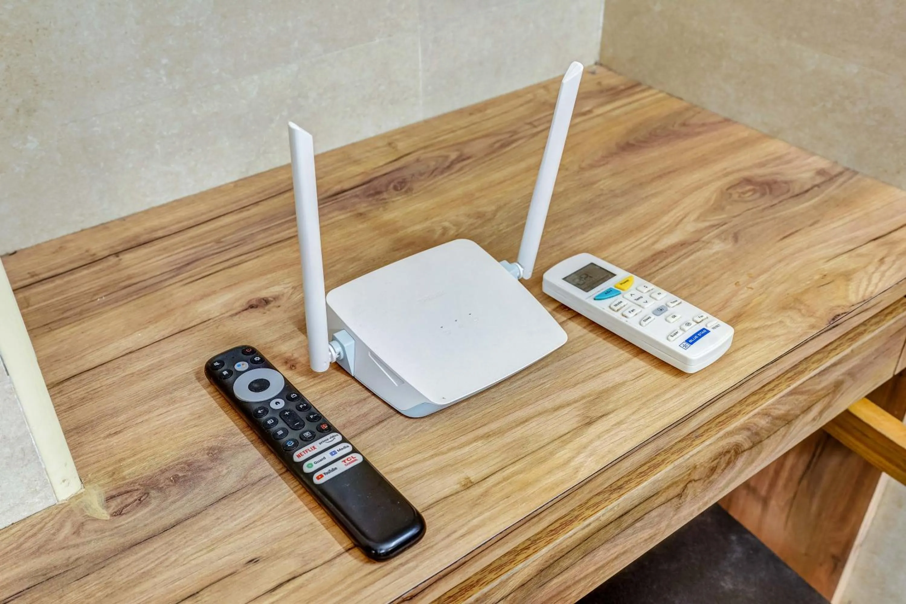 Restaurant/places to eat in Season 4 Residences - 1BHK furnished apartments (near Apollo Proton, Tidal park)