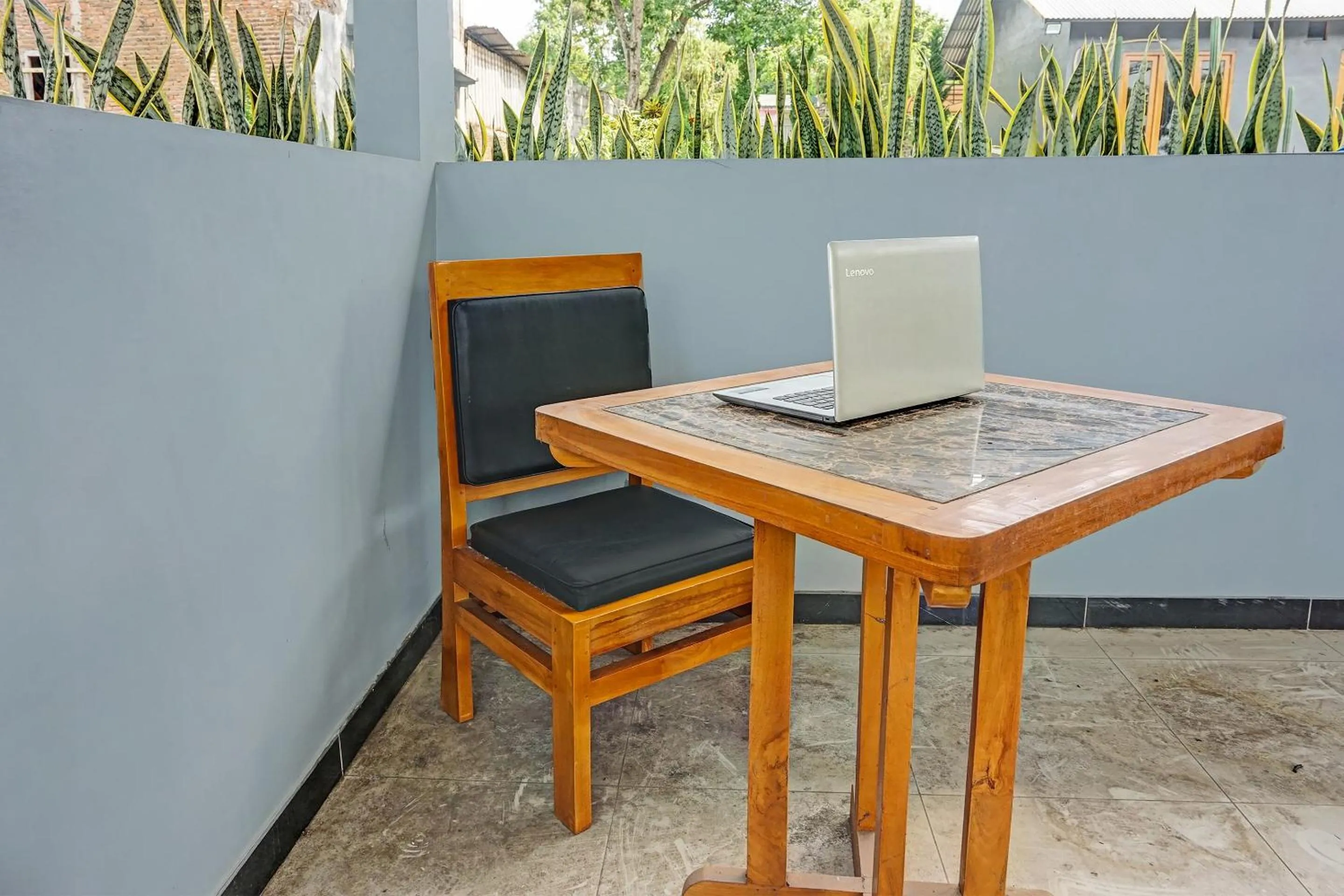 Lobby or reception in Hotel O Juanda Homestay Syariah