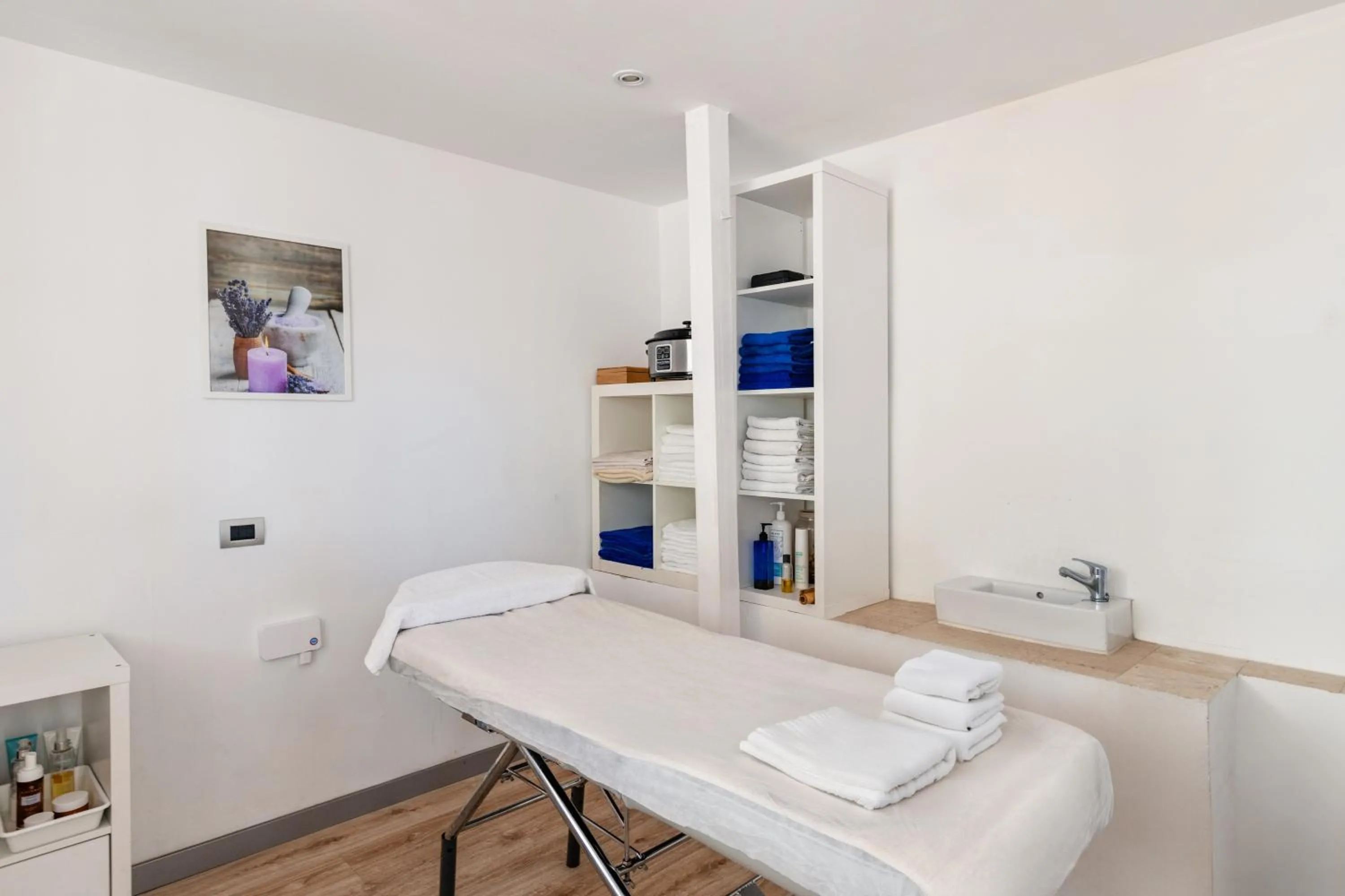 Massage in Catalonia Oro Negro