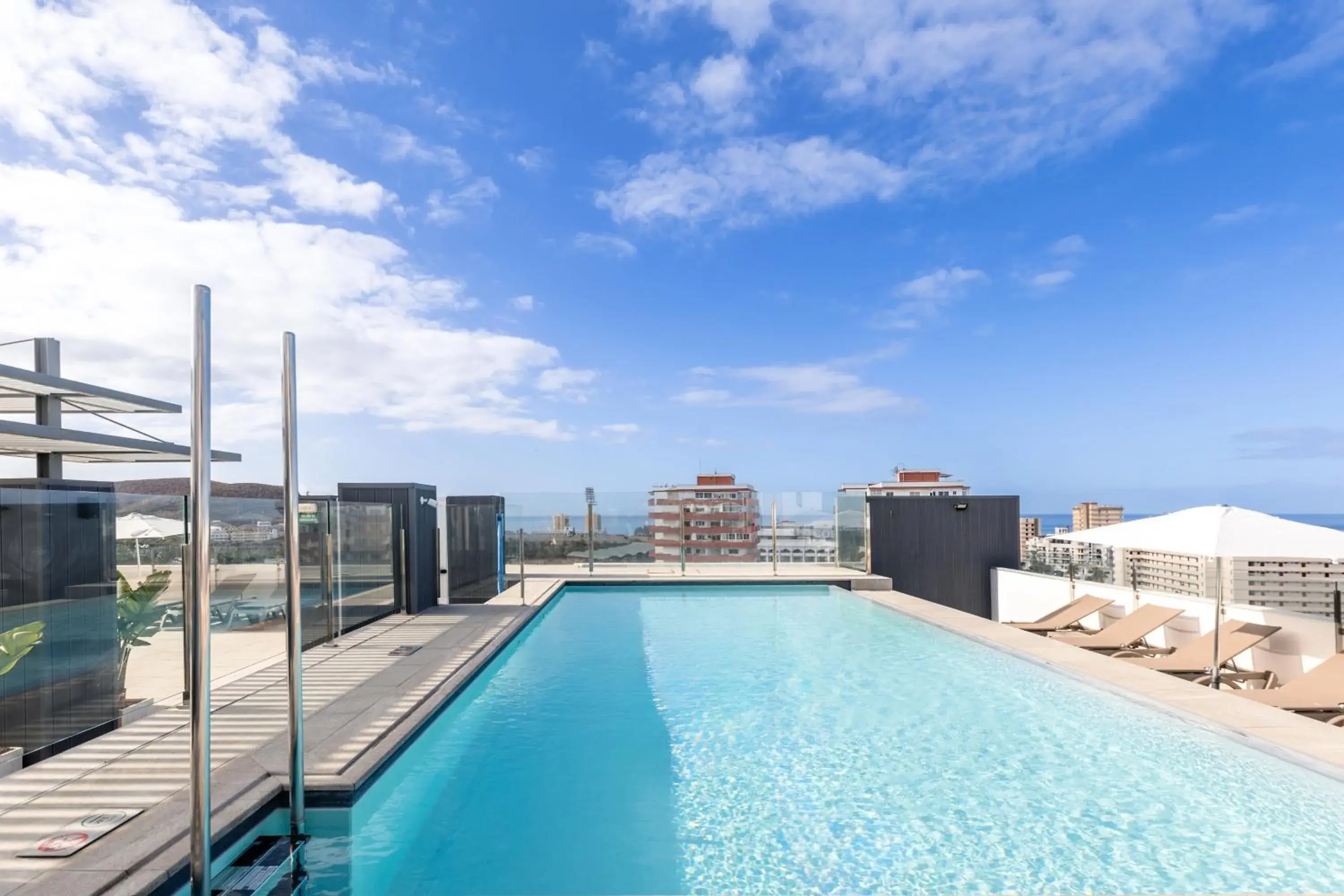 Property building in Catalonia Oro Negro Property building in Catalonia Oro Negro