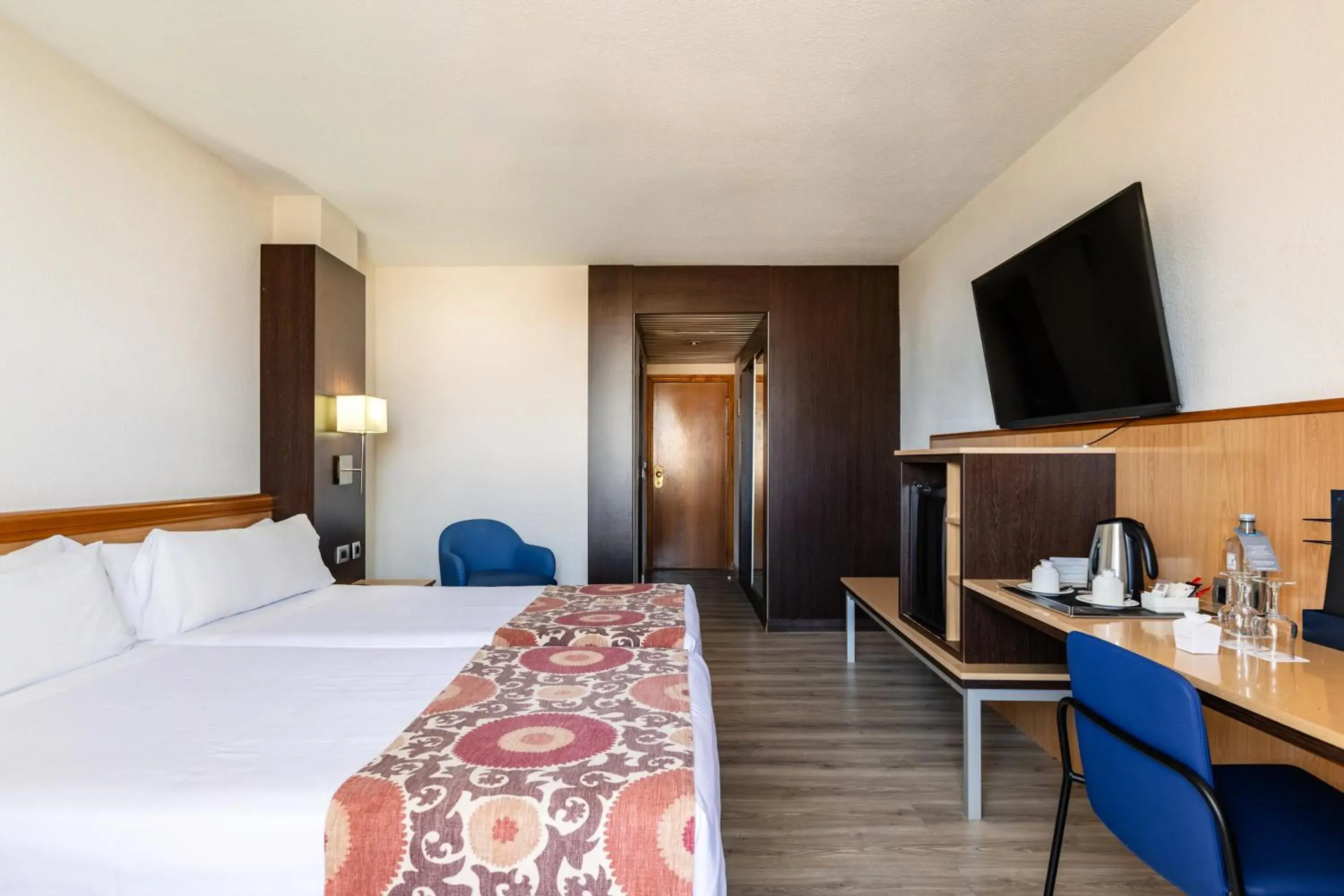 Bed in Catalonia Oro Negro Bed in Catalonia Oro Negro