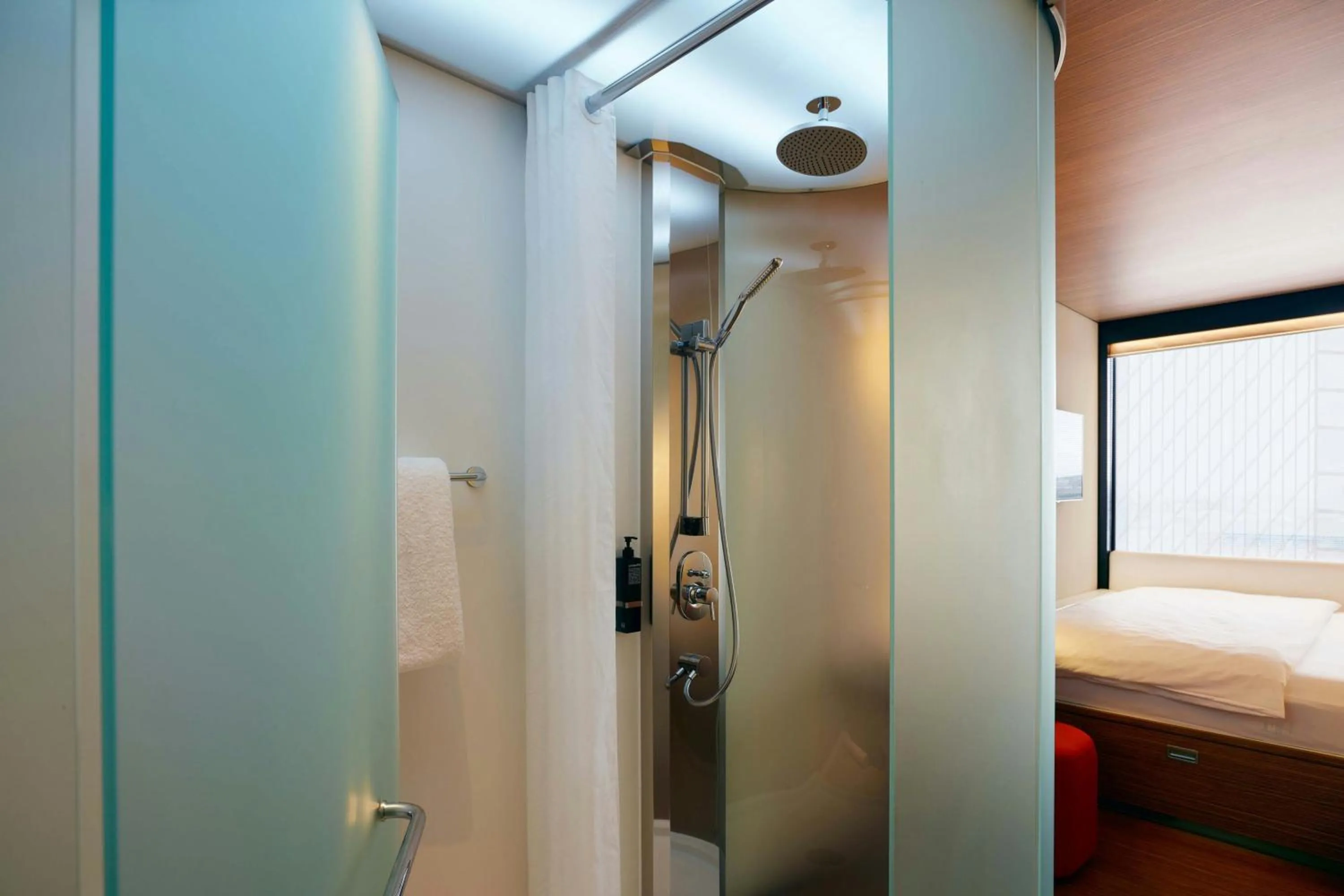 Bedroom, Bed in citizenM New York Times Square