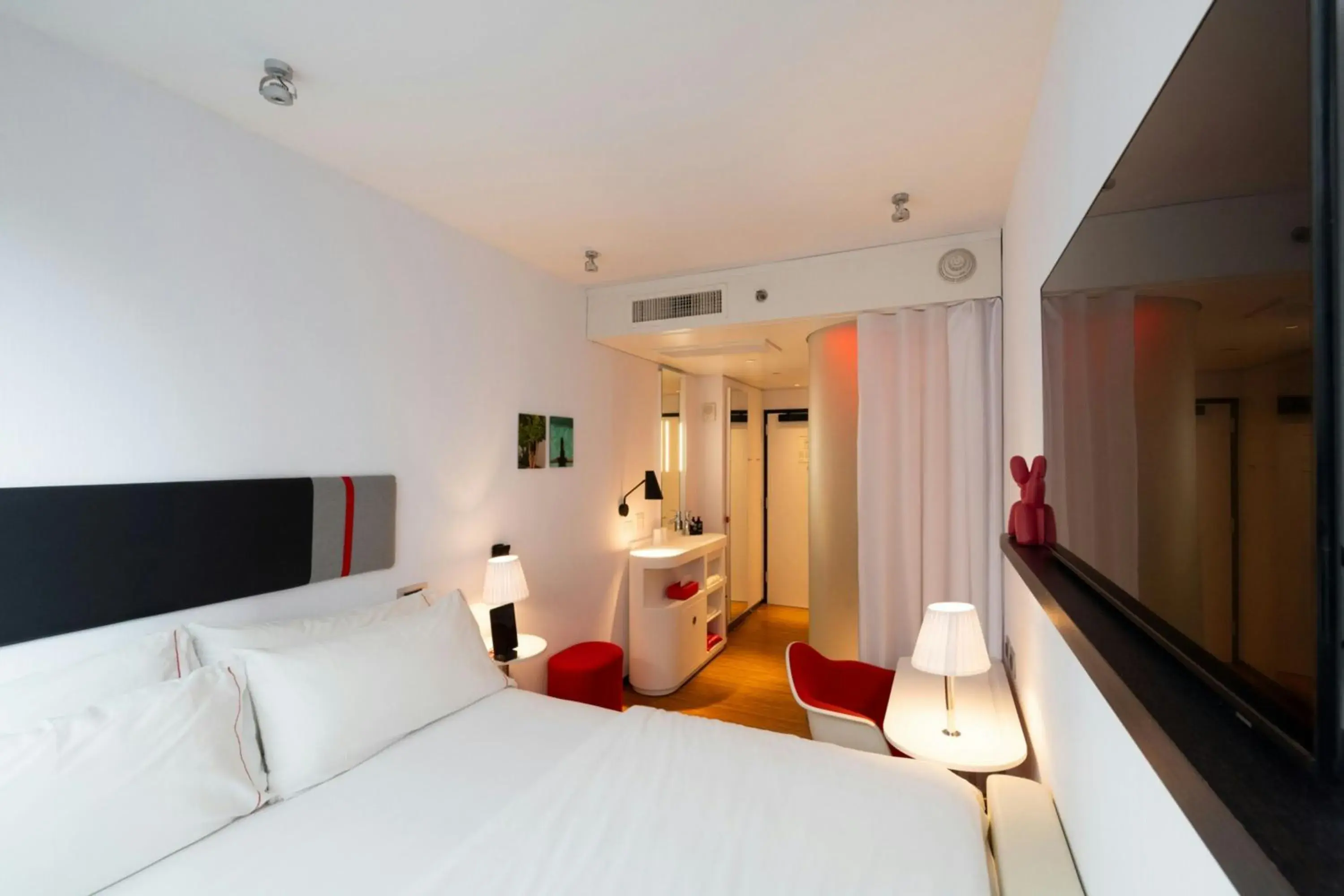 Bedroom, Bed in citizenM New York Times Square Bedroom, Bed in citizenM New York Times Square