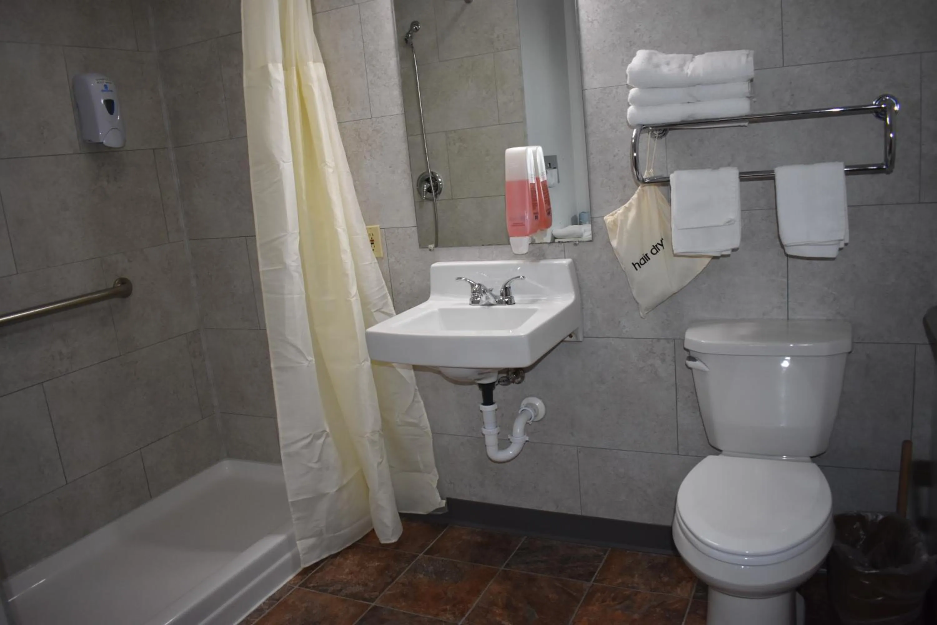 Shower in Heartland Hotel & Suites